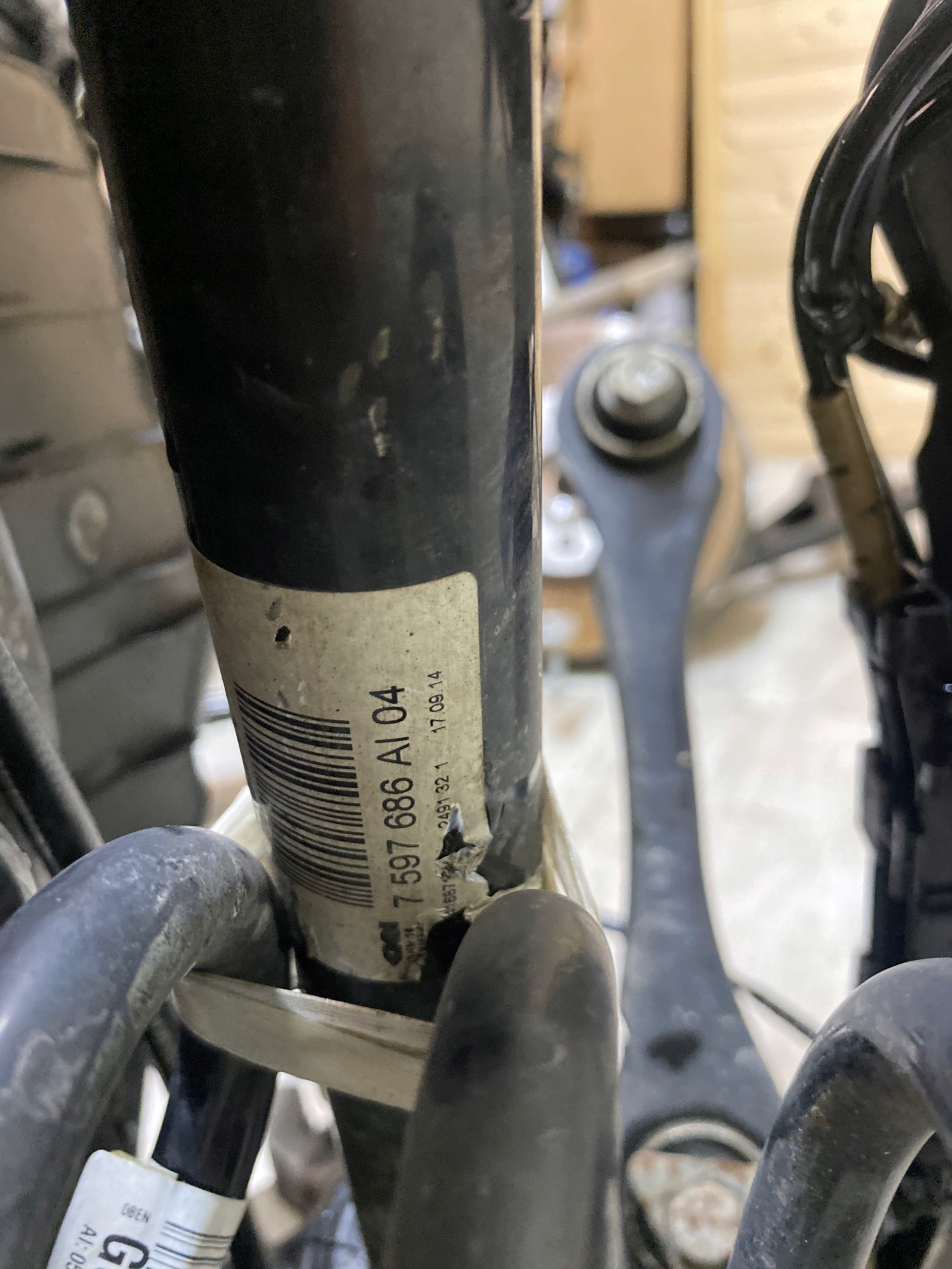 BMW 3 F30 swing arm right rear part semi-axis 7597686