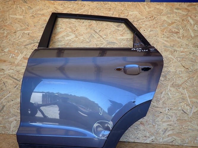 HYUNDAI TUCSON III 15- door left rear. rear part