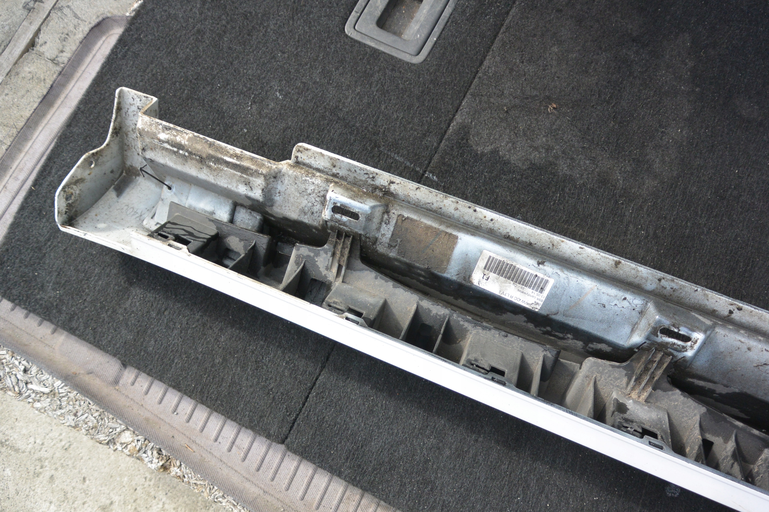 VW PASSAT CC LIFT R-LINE moulding cap threshold left KPL LB9A