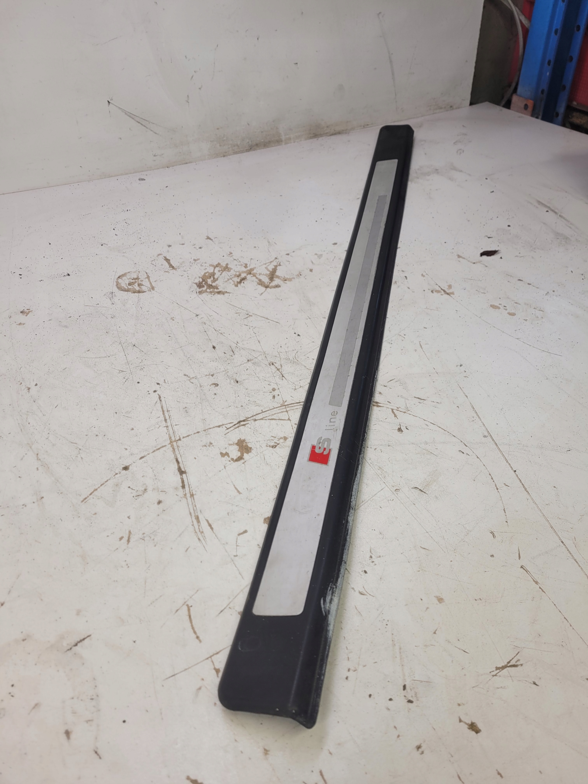 moulding threshold right S LINE AUDI A3 8P 8P3853492E