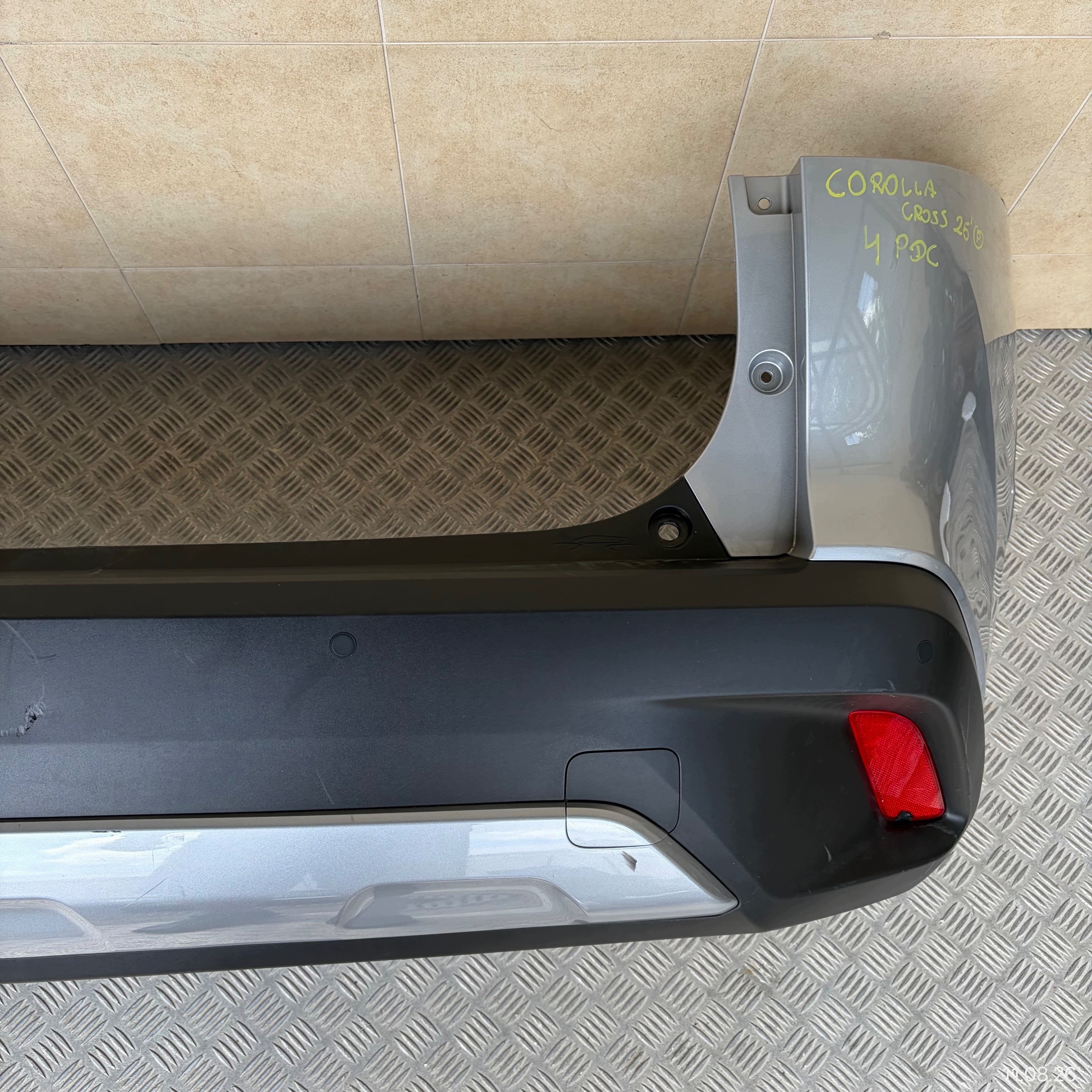 bumper rear complete TOYOTA COROLLA CROSS 2025 ROK 4 PDC