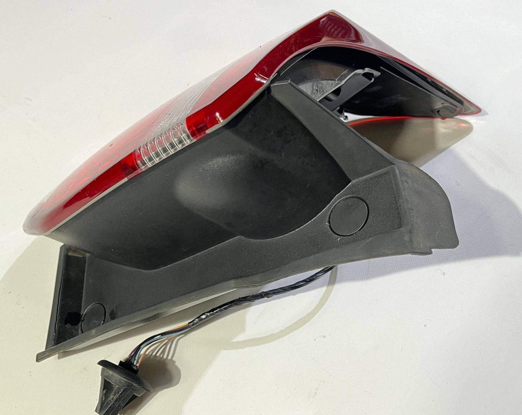 light rear rear part left original Ford Explorer V lift 2016-2019