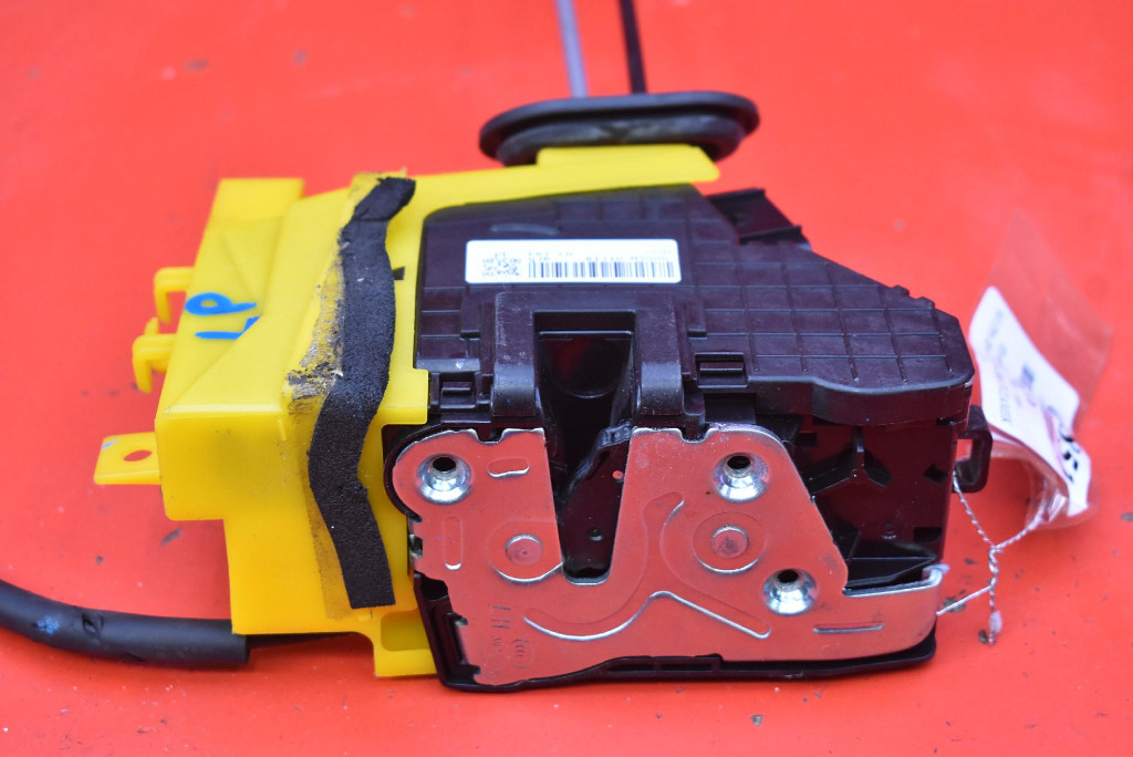 lock door left front front EU 82670-M5000 81310-M5000 HYUNDAI NEXO 18
