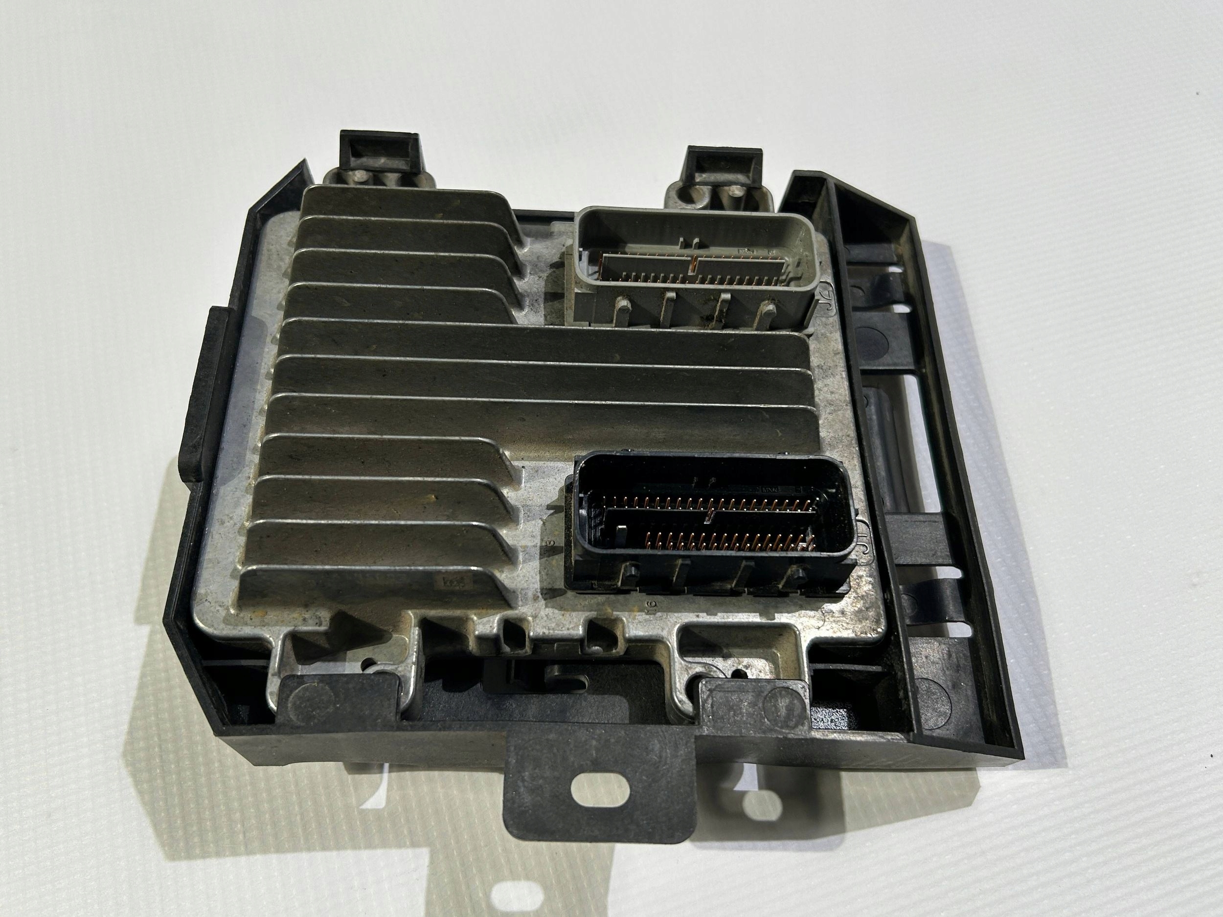 computer control unit of the engine ECU Chevrolet Camaro SS 6.2 LS3 2009r