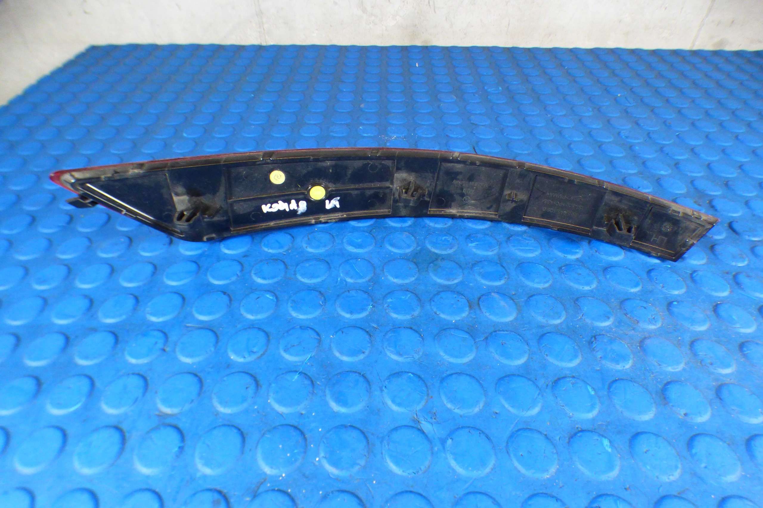 odblask left rear part 565945105B original st.BDB SKODA KODIAQ