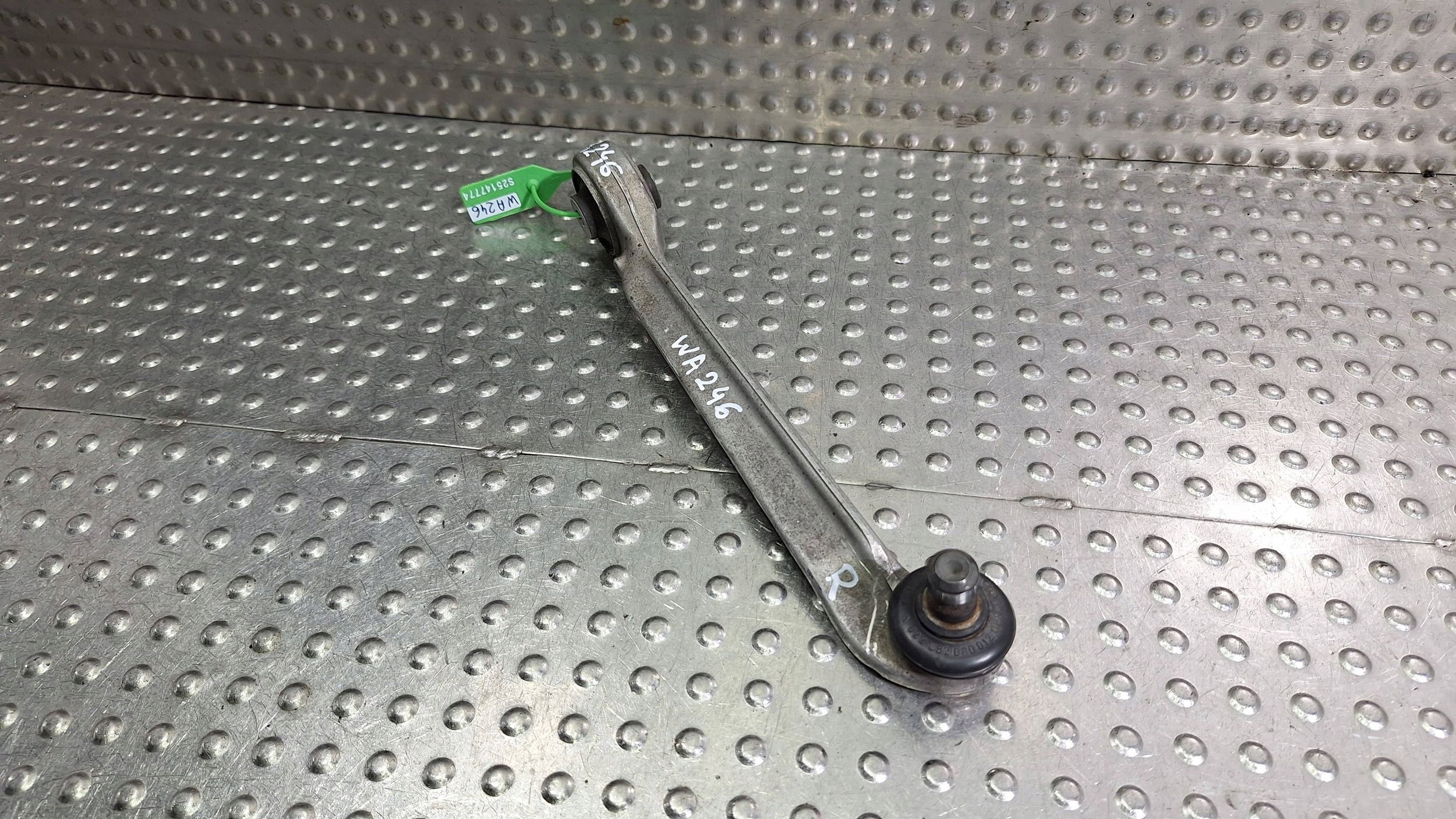 arm right front upper OE 8D0407508E AUDI A4 B6 A6 C5 PASSAT B5 SUPERB and