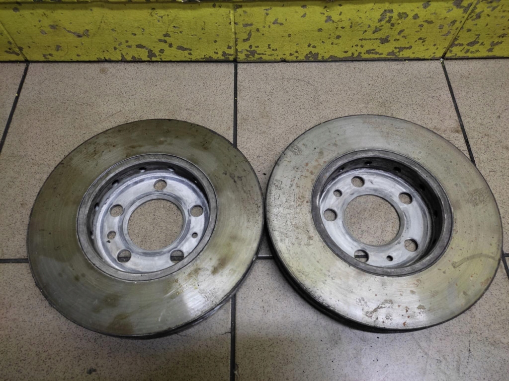 SKODA ROOMSTER 1.4 discs brake front