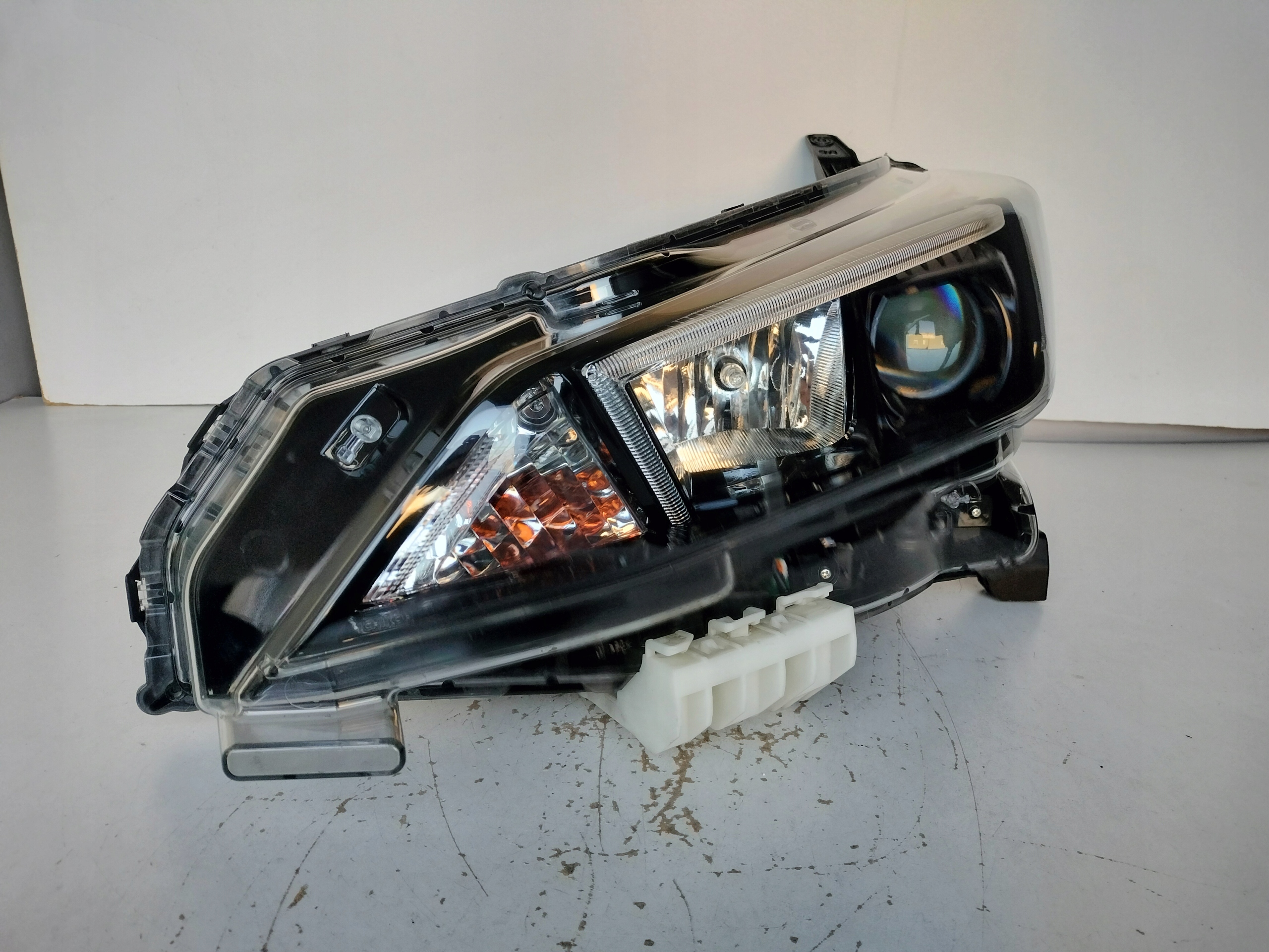 ФАРА ЛІВА ФАРИ NISSAN LEAF II 17- LED