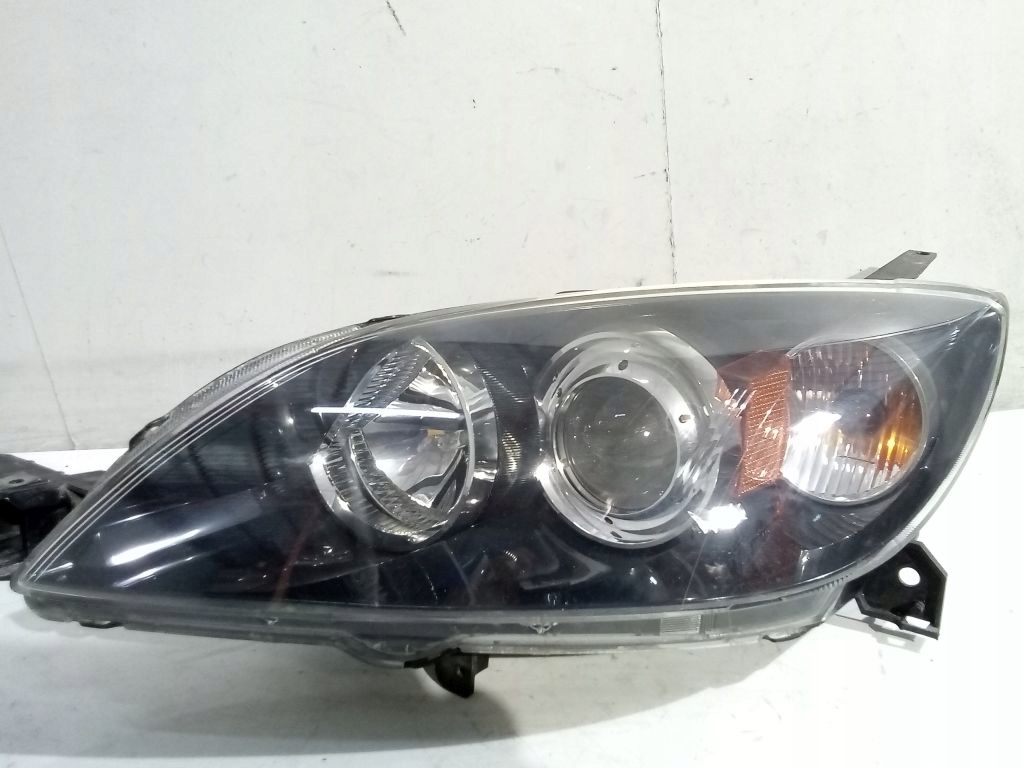 Mazda 3 BK sedan light left front front