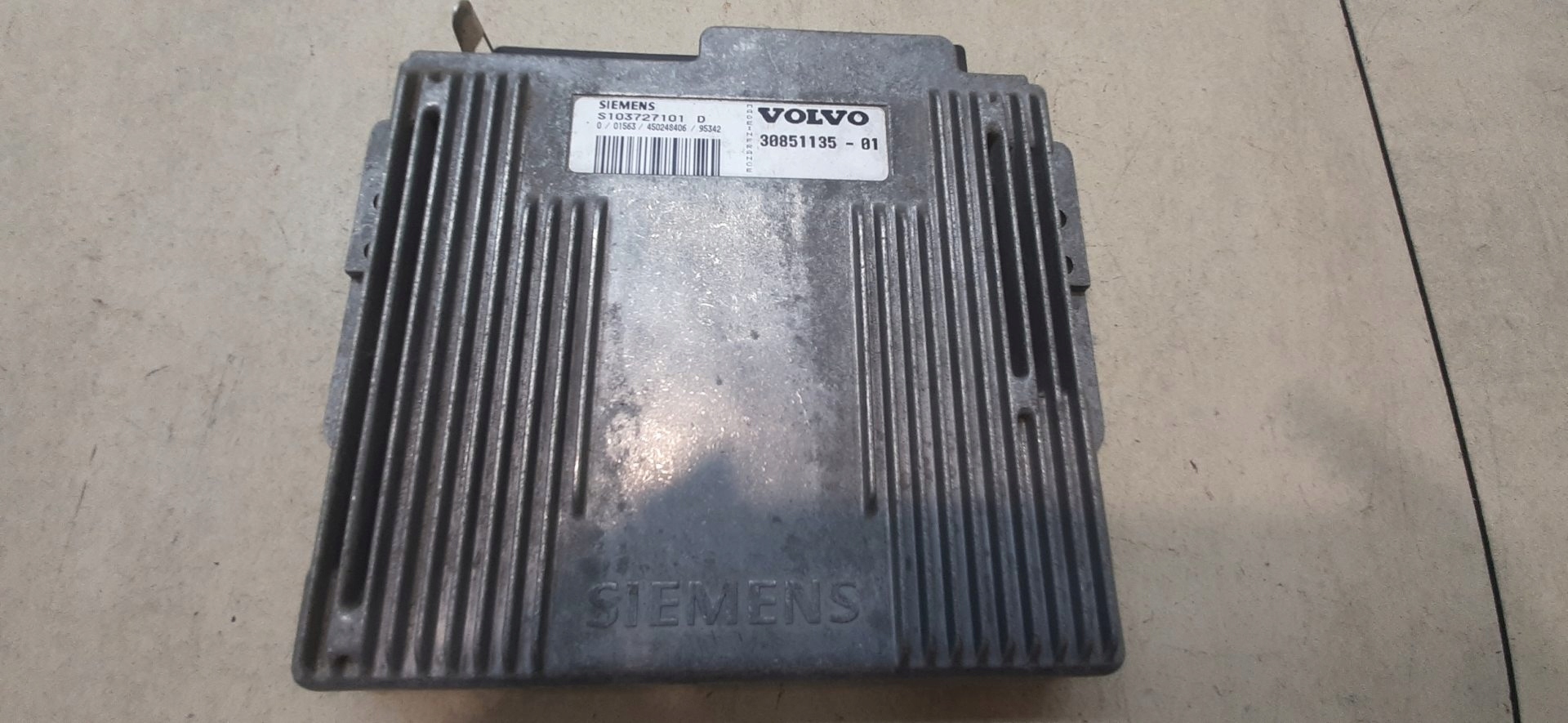 control unit of the engine VOLVO S40 S103727101D