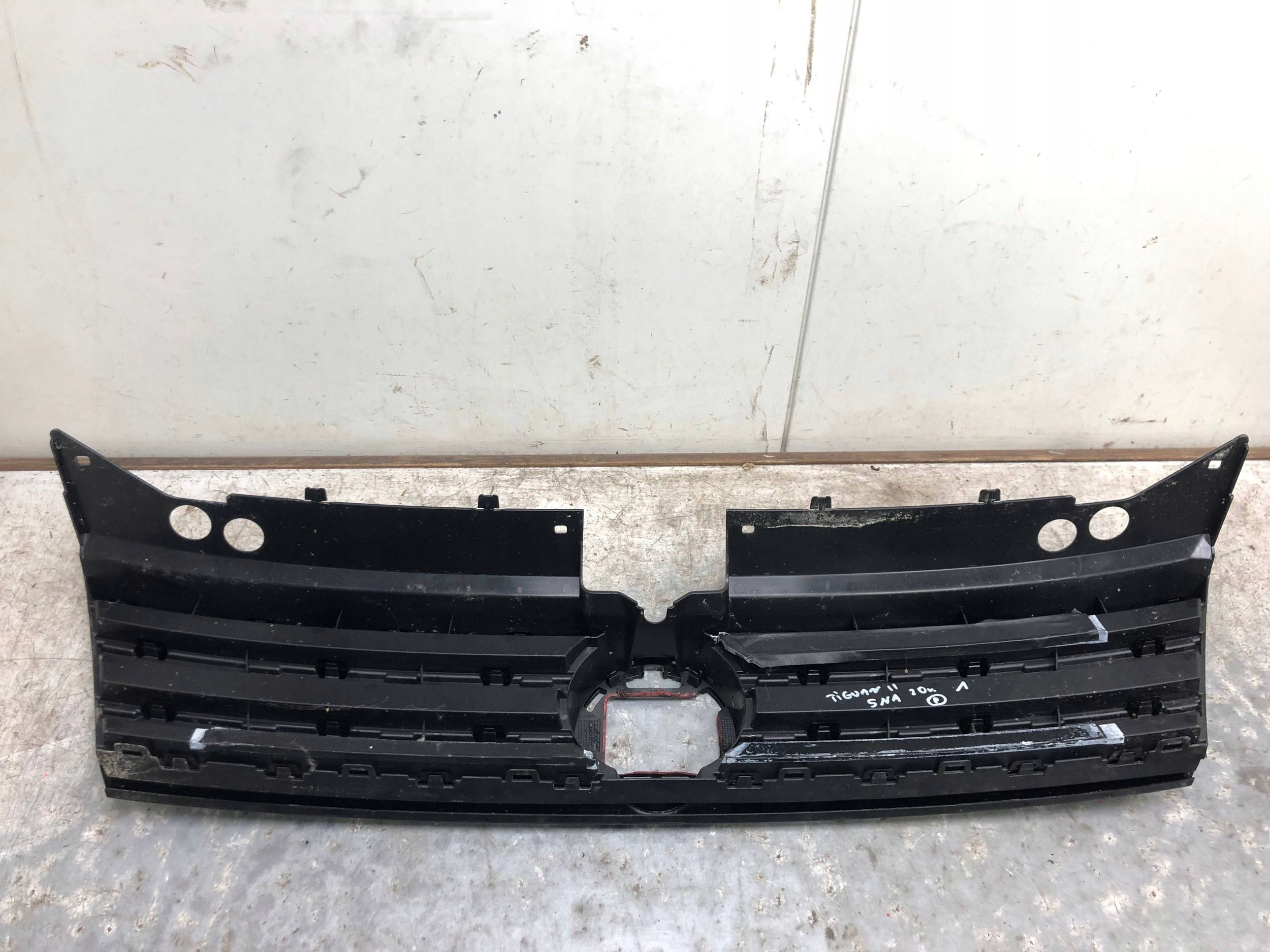 Grill Grill VW TIGUAN II 5NA