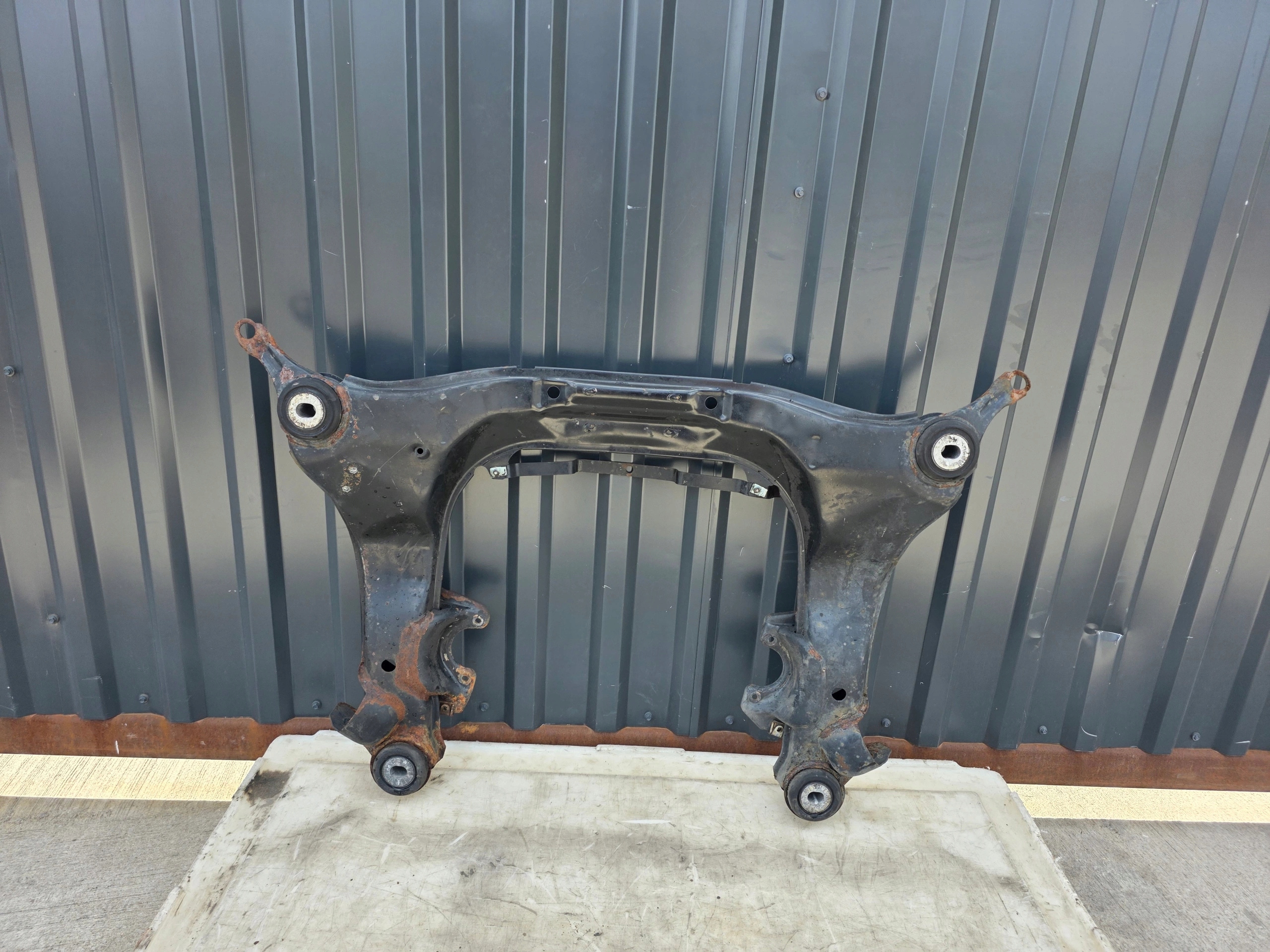 TRAWERS axle beam subframe front AUDI A4 B6 B7 8E0399313BM original !!!