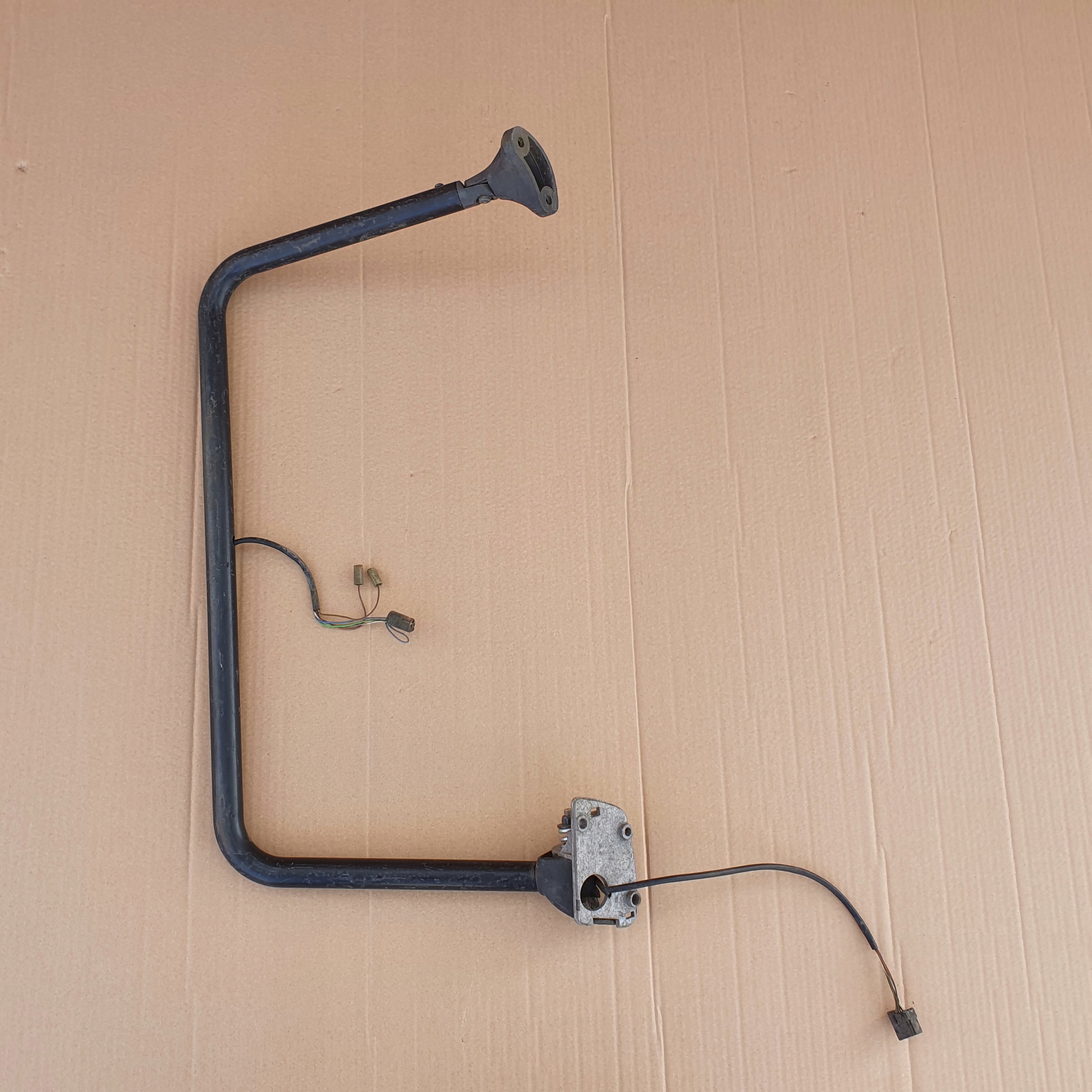 MAN TGA TGL TGM КРОНШТЕЙН КРОНШТЕЙН ДЛЯ ДЗЕРКАЛА ЛІВИЙ