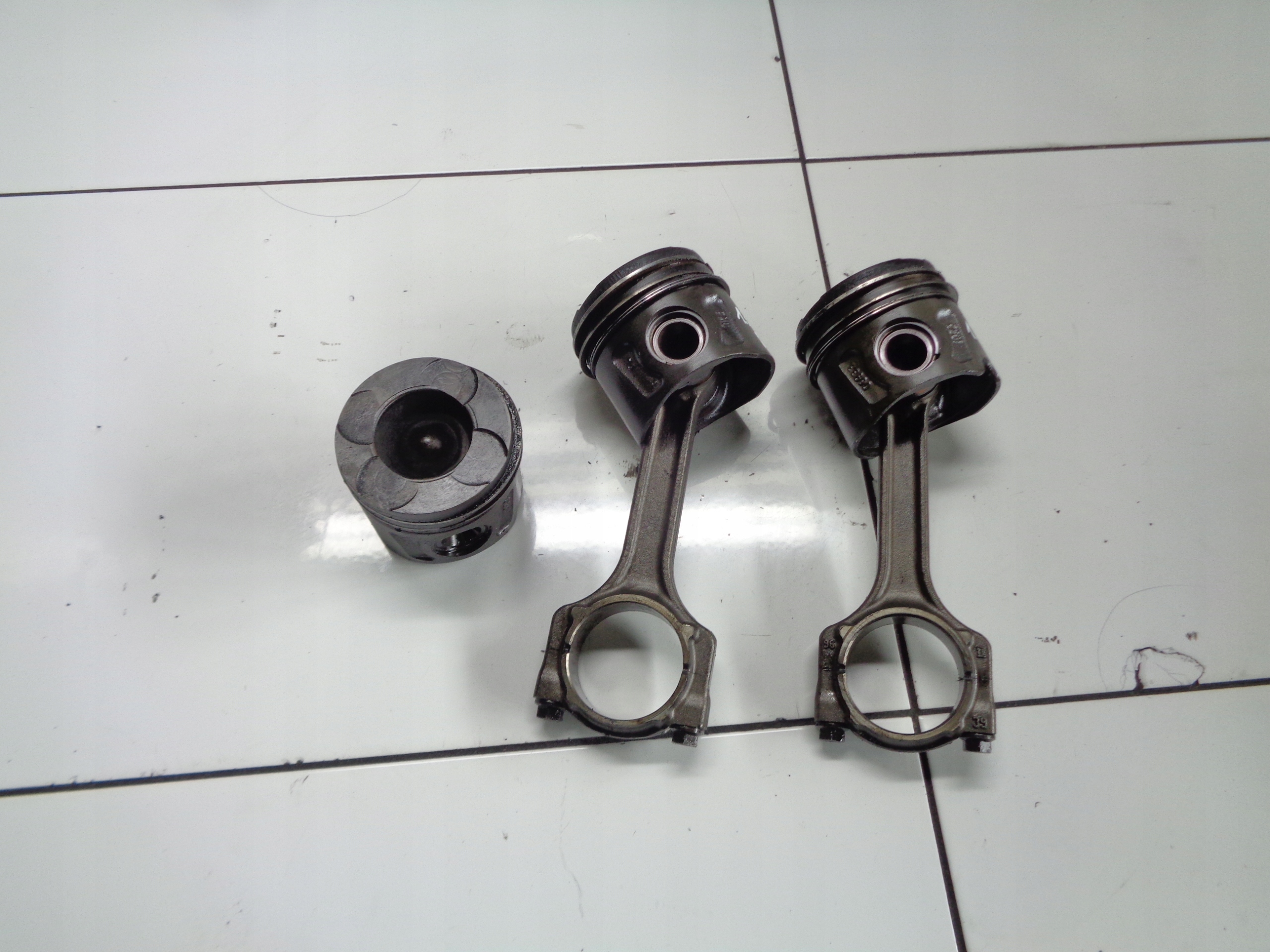 FIAT IDEA 1.3JTD Piston avec bielle