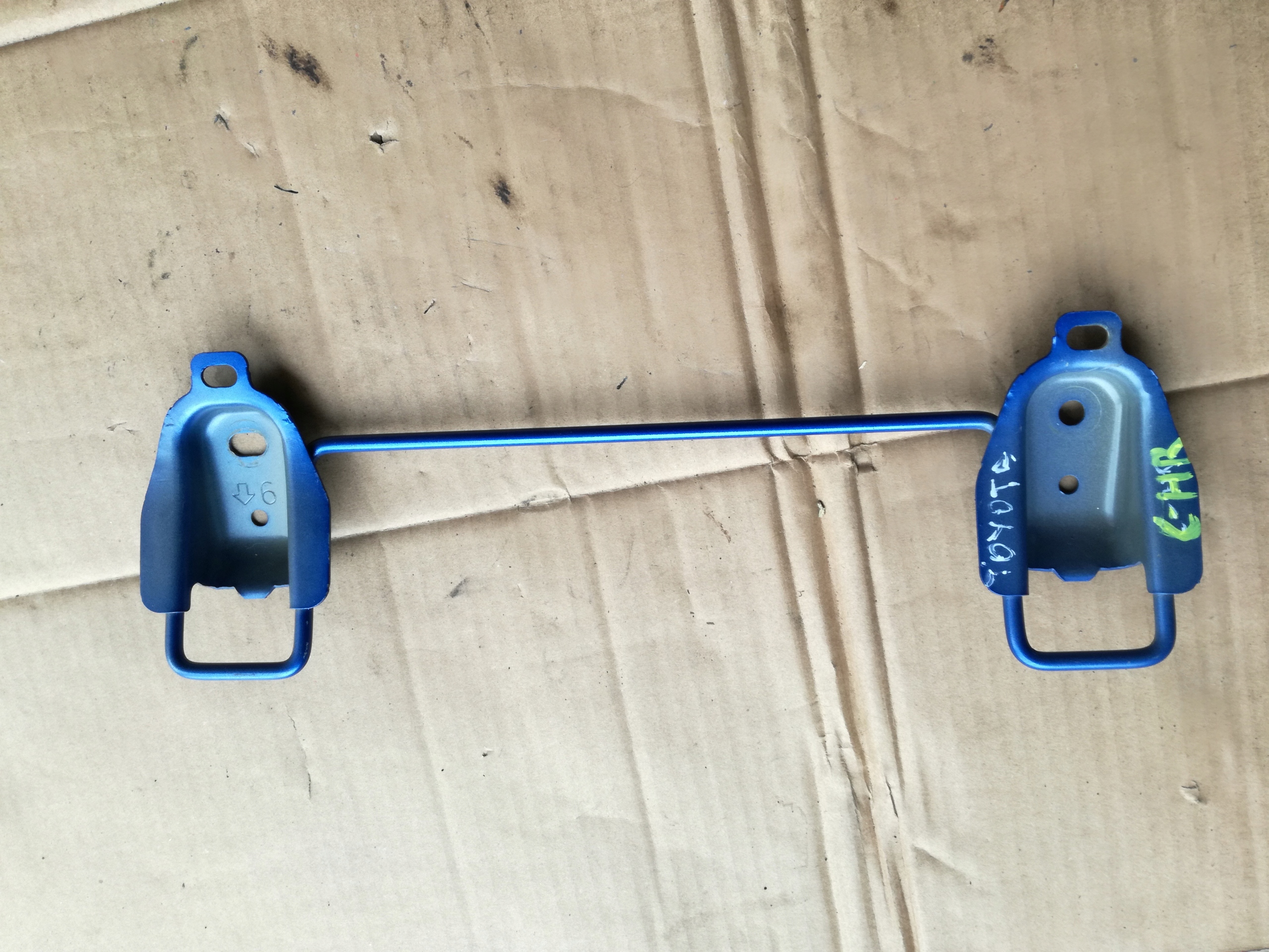 TOYOTA C-HR 2020 ГОД КРЕПЛЕНИЕ СИДЕНЬЯ ISOFIX