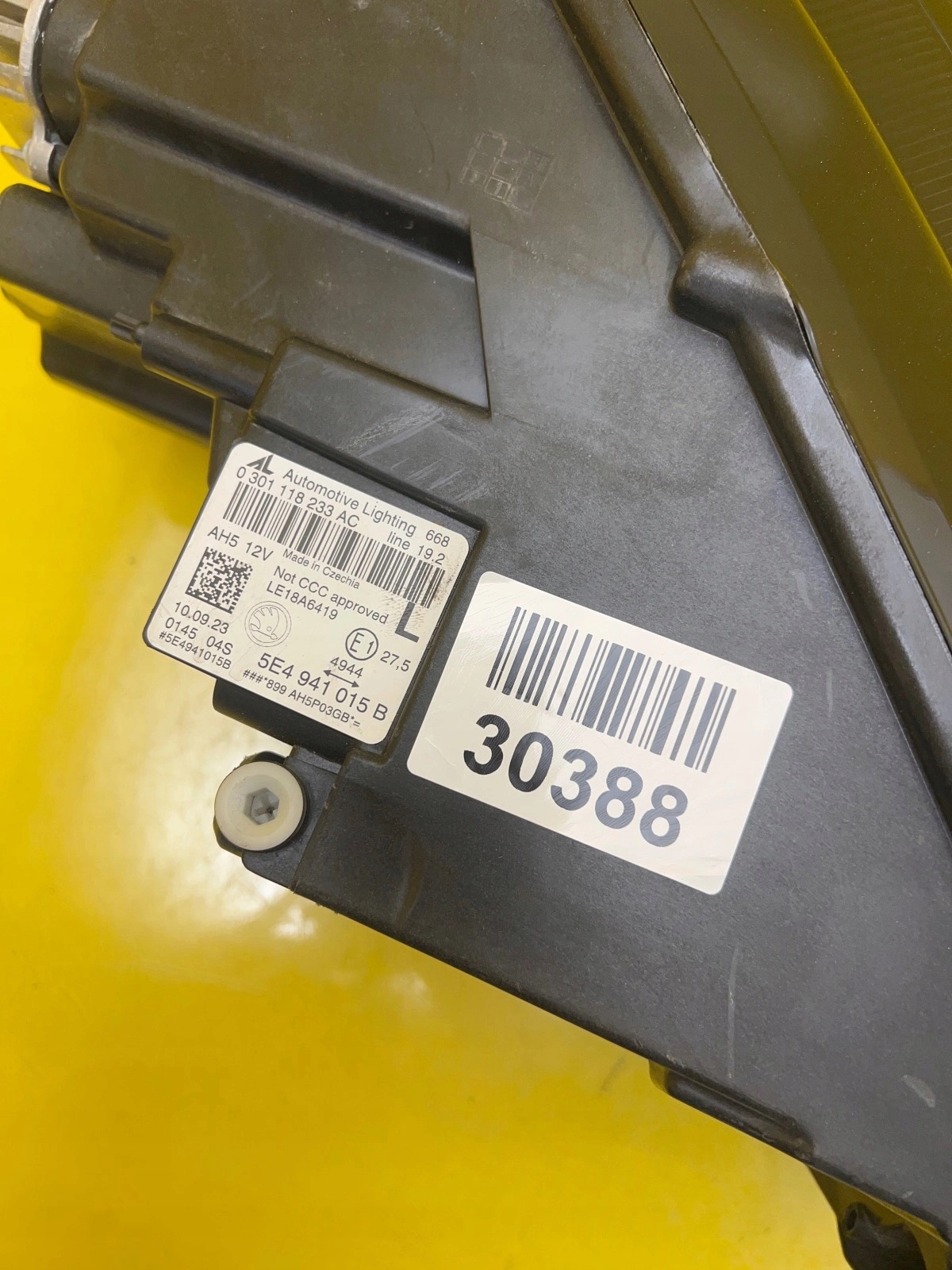 light left Skoda Octavia IV 5E4 5E4941015B Full Led