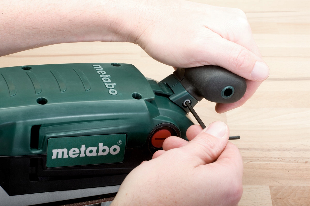 Ленточная шлифовальная машина 1010W 75 x 533MM METABO BAE 75
