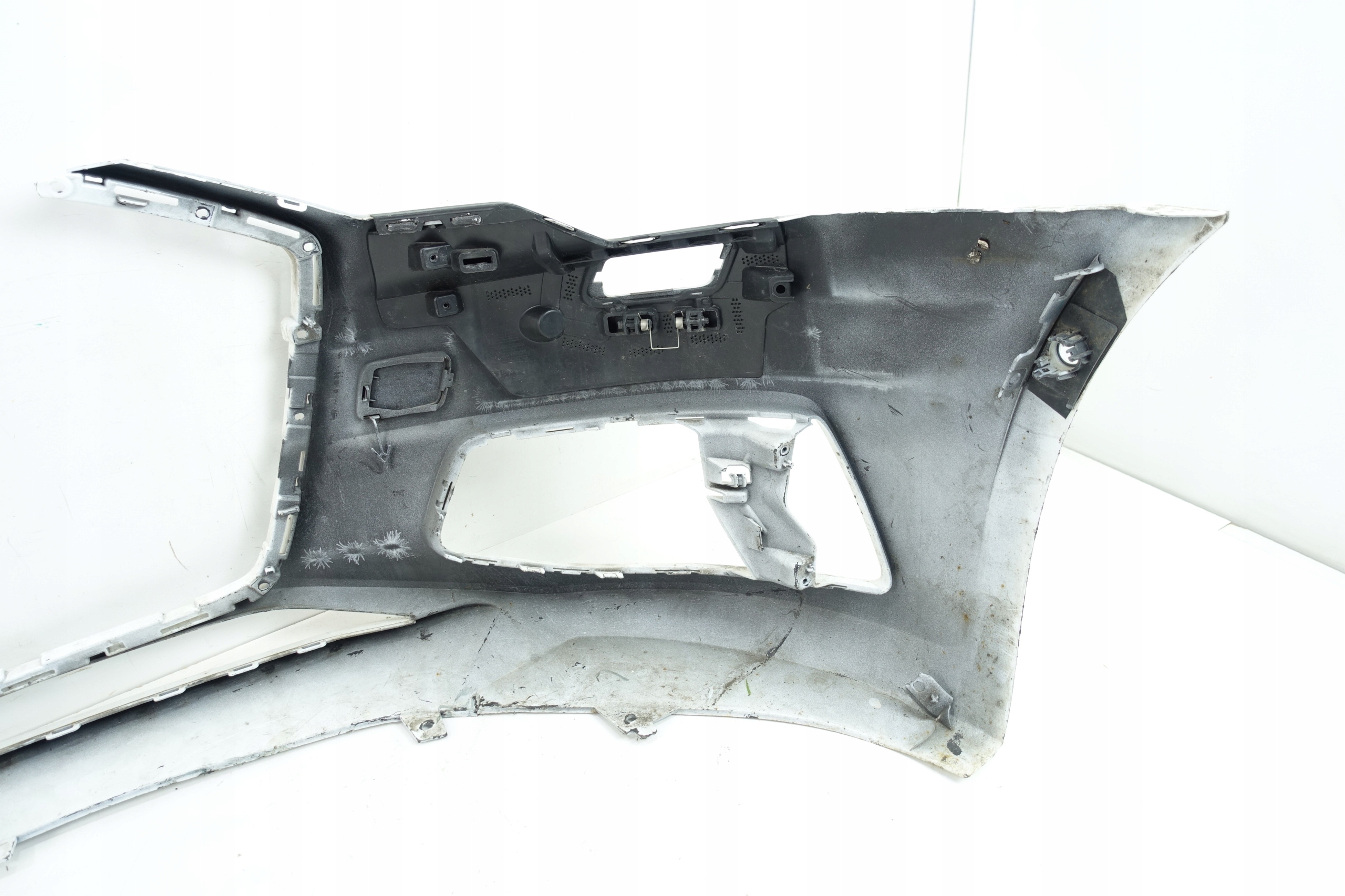 nárazník předek přední AUDI A6 C8 4K 4K0807437