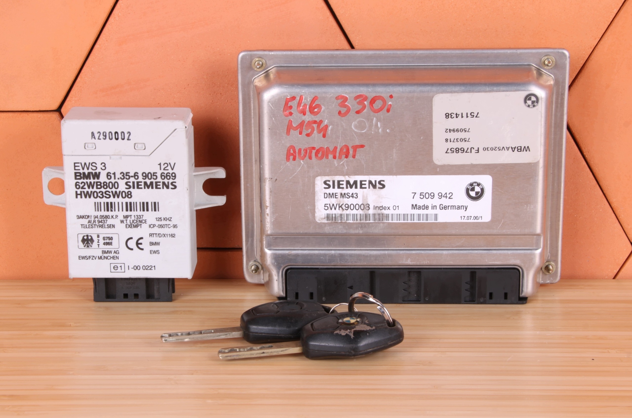 BMW E39 E46 X5 E53 Z3 E36 M54 control unit computer of the engine ECU EWS 7509942