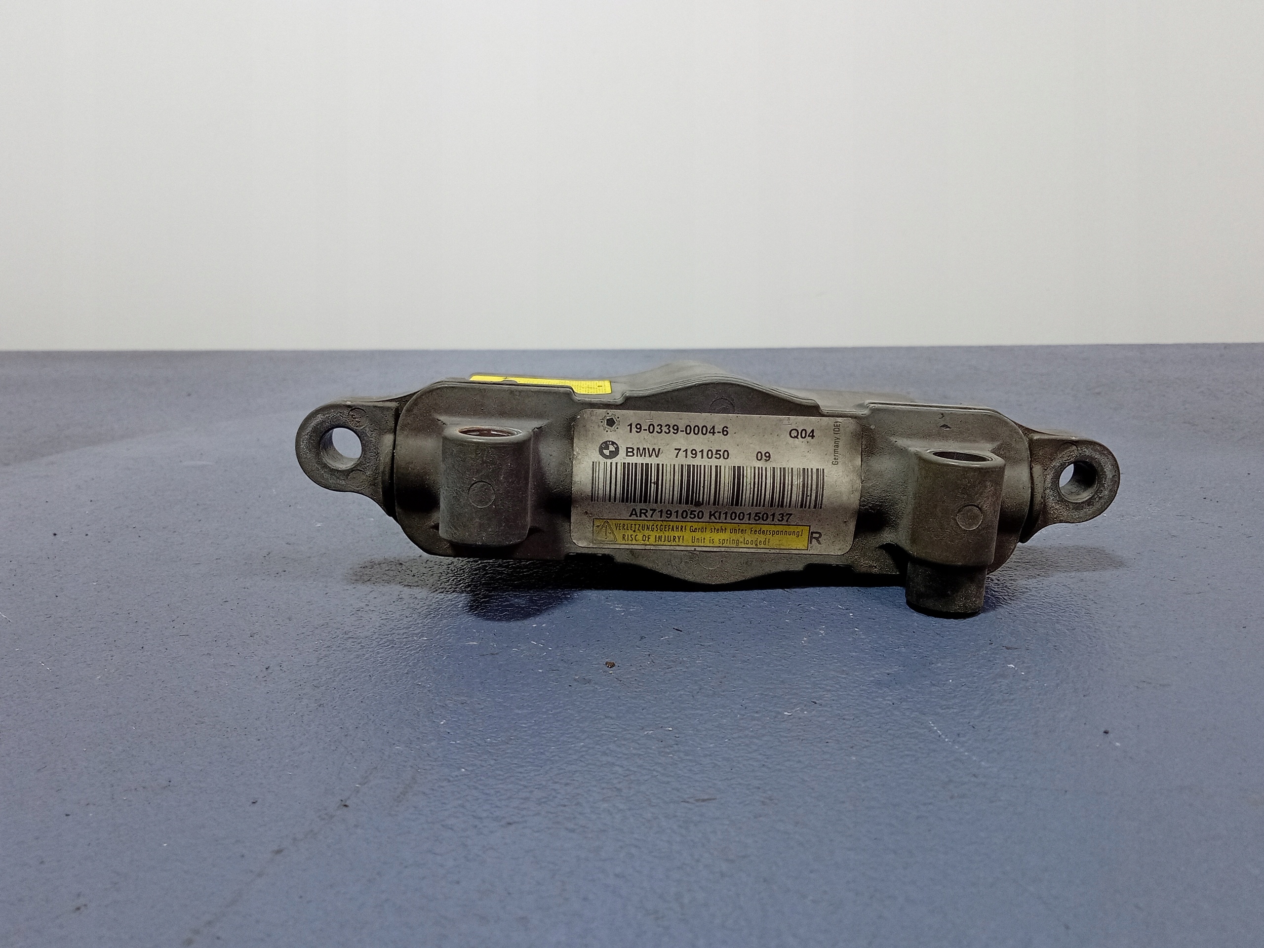 BMW 5 F10 F11 картридж капота П 7191050