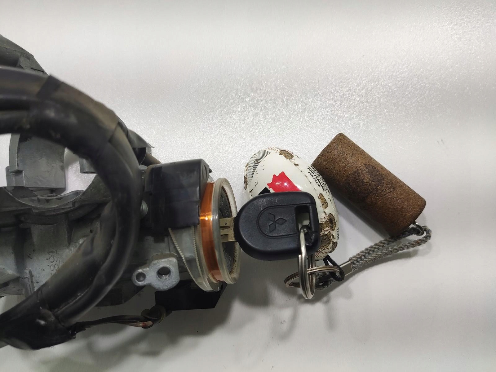 ignition key MITSUBISHI L200 III 2001-2006