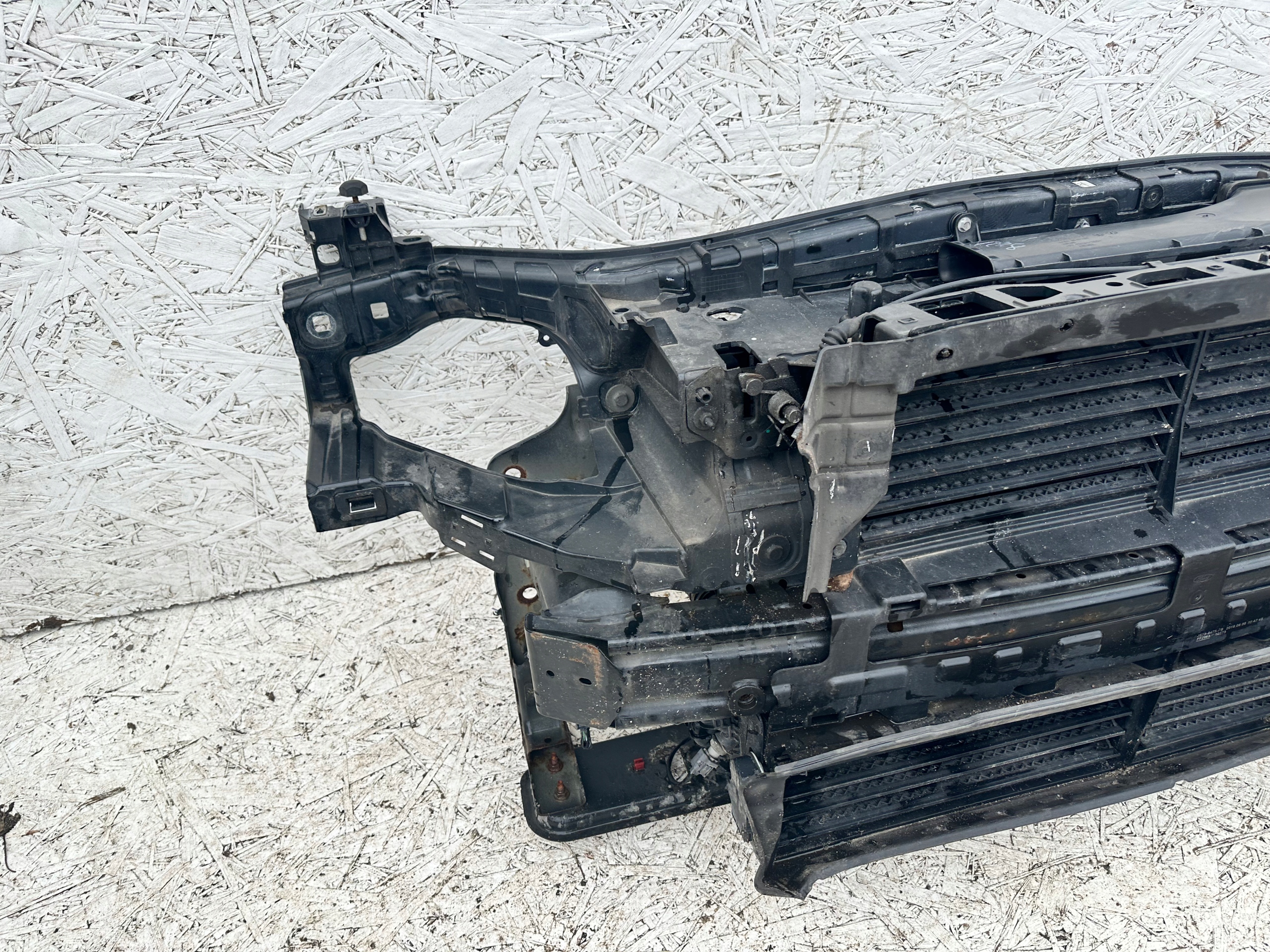 MONDEO MK5 LIFT PAS PRZEDNI CHŁODNICE 1.5 MANUAL CZARNY RE Numer katalogowy części MONDEO MK5 LIFT PAS PRZEDNI CHŁODNICE 1.5 MANUAL CZARNY RE