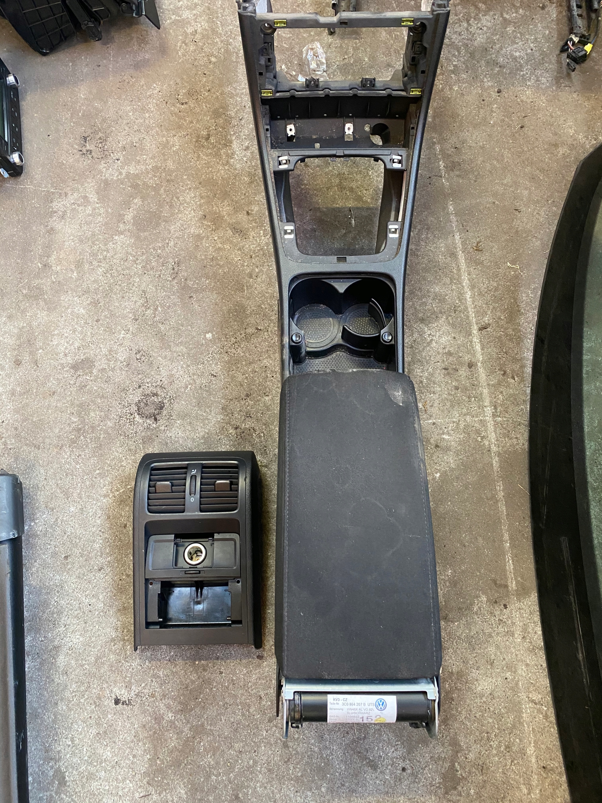 VW PASSAT B6 центральний тунель Європа