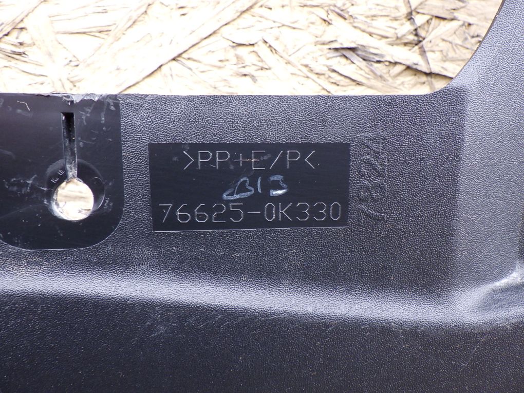 TOYOTA HILUX 8 VIII 15- CHLAPACZ PRAWY TYLNY Producent Toyota OE