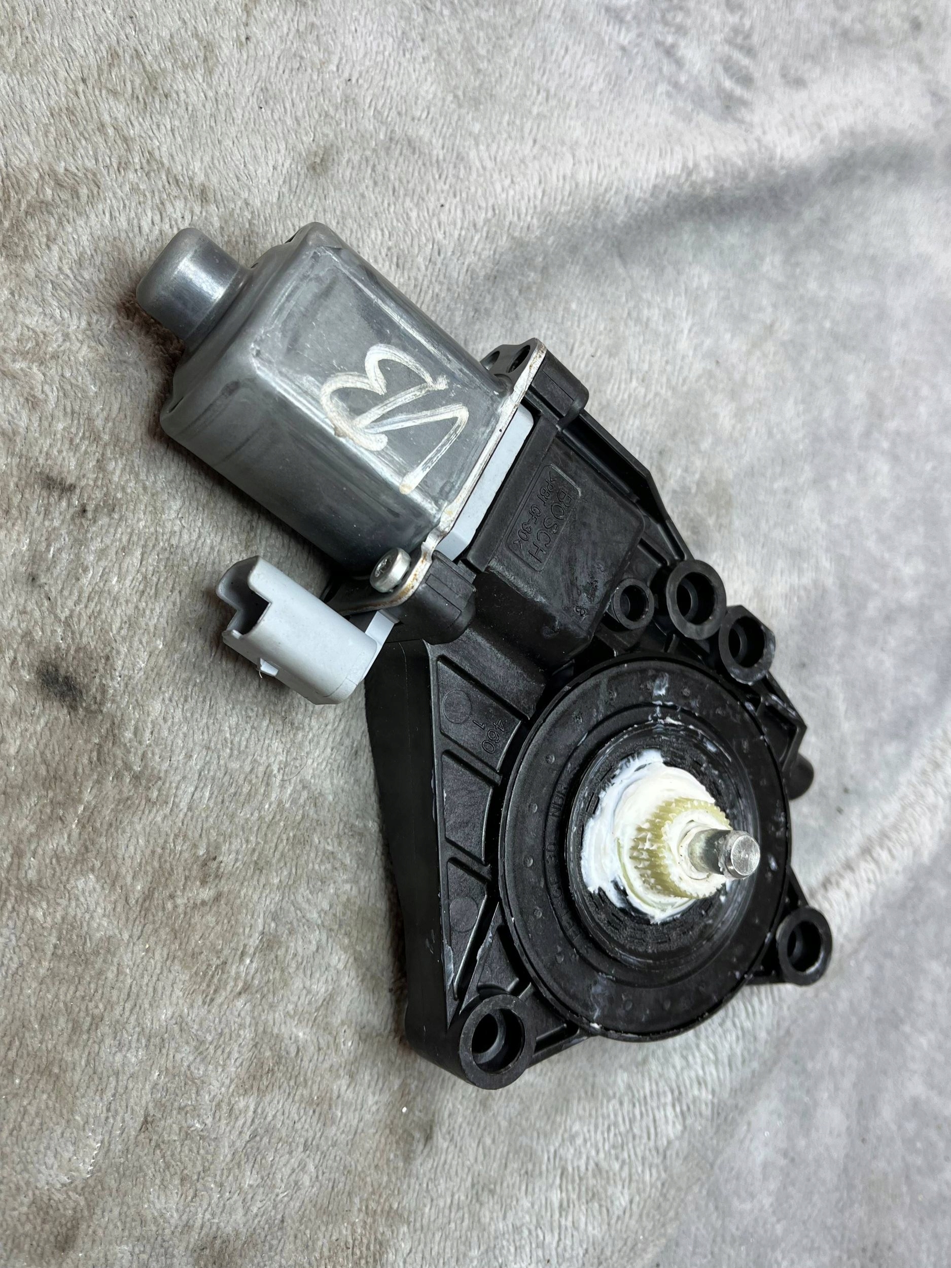 Hyundai i30 - mini motor windows - rear part side right - 834602R000 !J