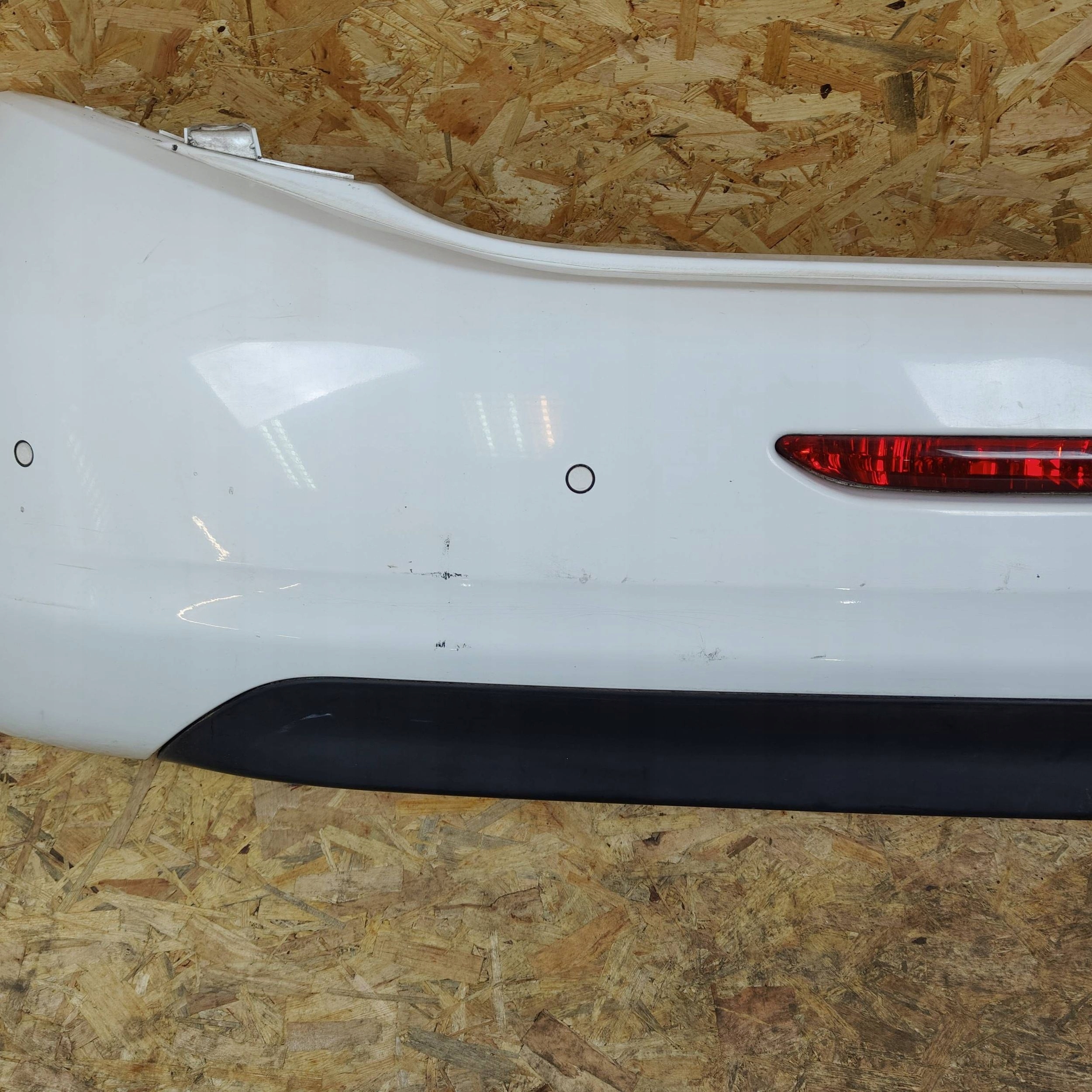 Paraurti posteriore posteriore Peugeot 208 e 4XPDC