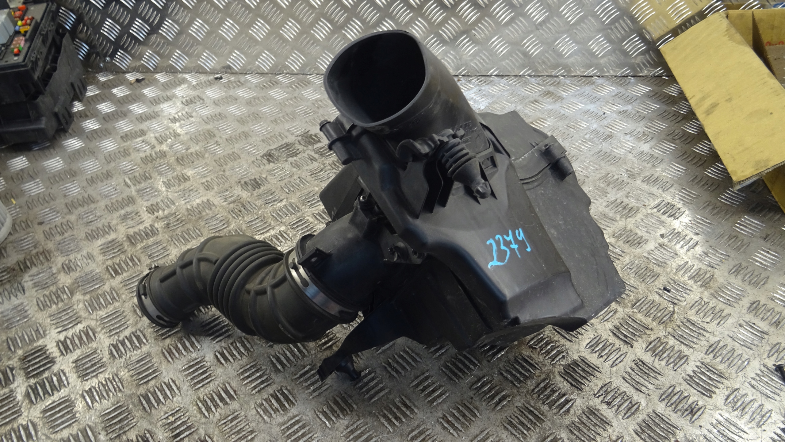 FORD KUGA air filter housing BV61-9C679