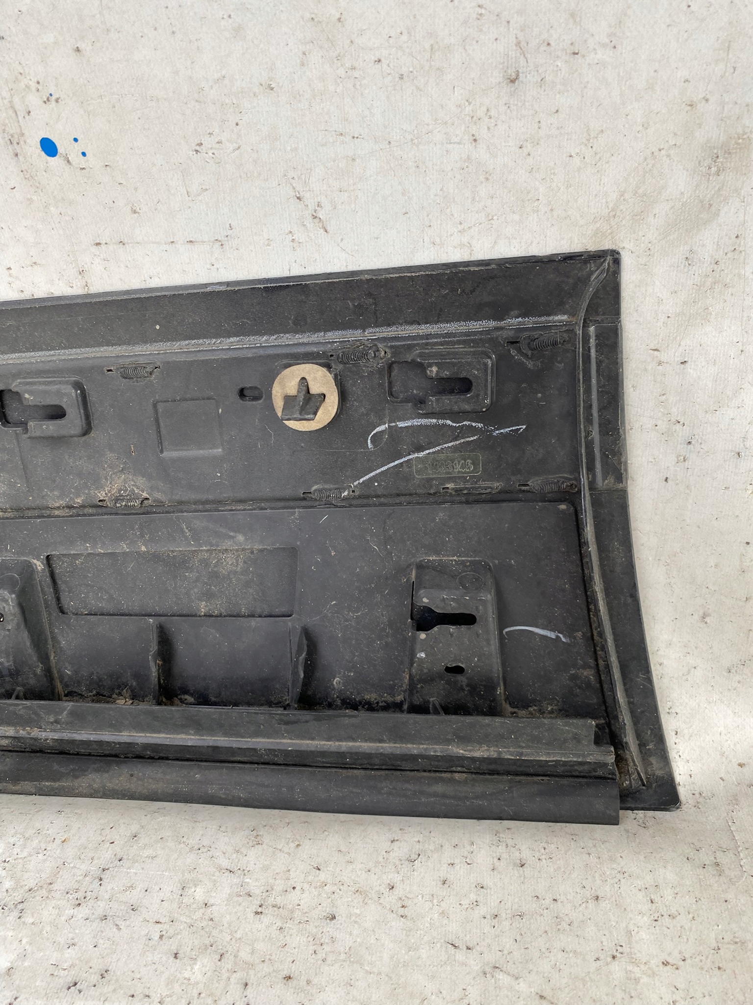 RANGE ROVER VELAR L560 18- moulding door front right J8A2-21064-B-PIA-01