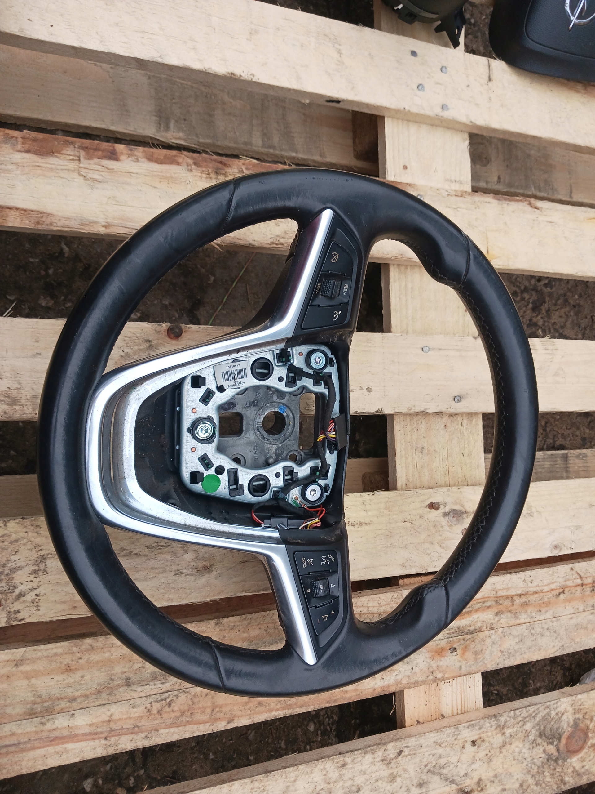 steering wheel, leather multifunkcja Opel Insignia A 13316547