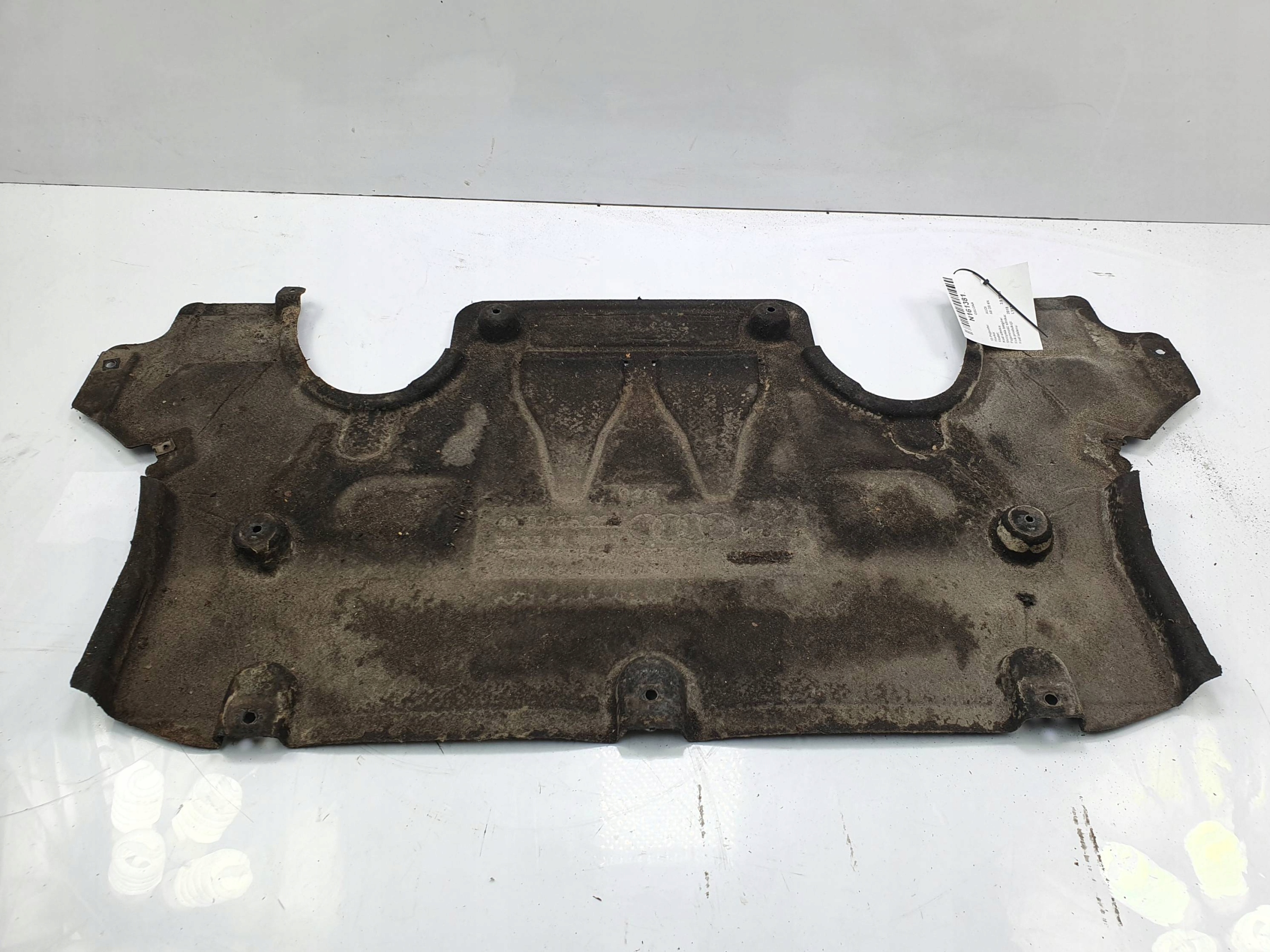 OSLONA 4N0826236 AUDI A8 D5 4N Part number 4N0826236