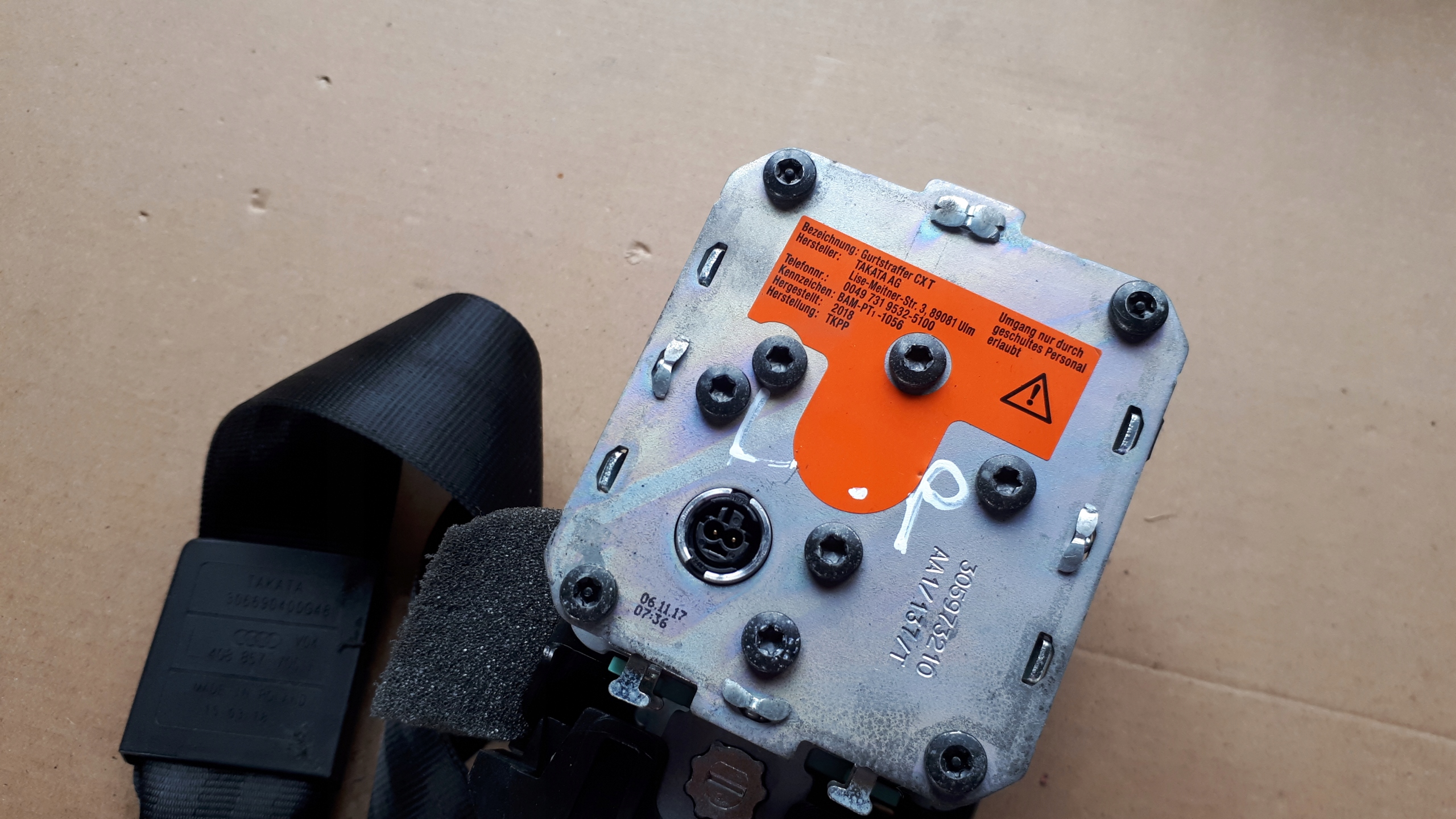 A6 C7 4G tension belt safety left front 4G8857705F