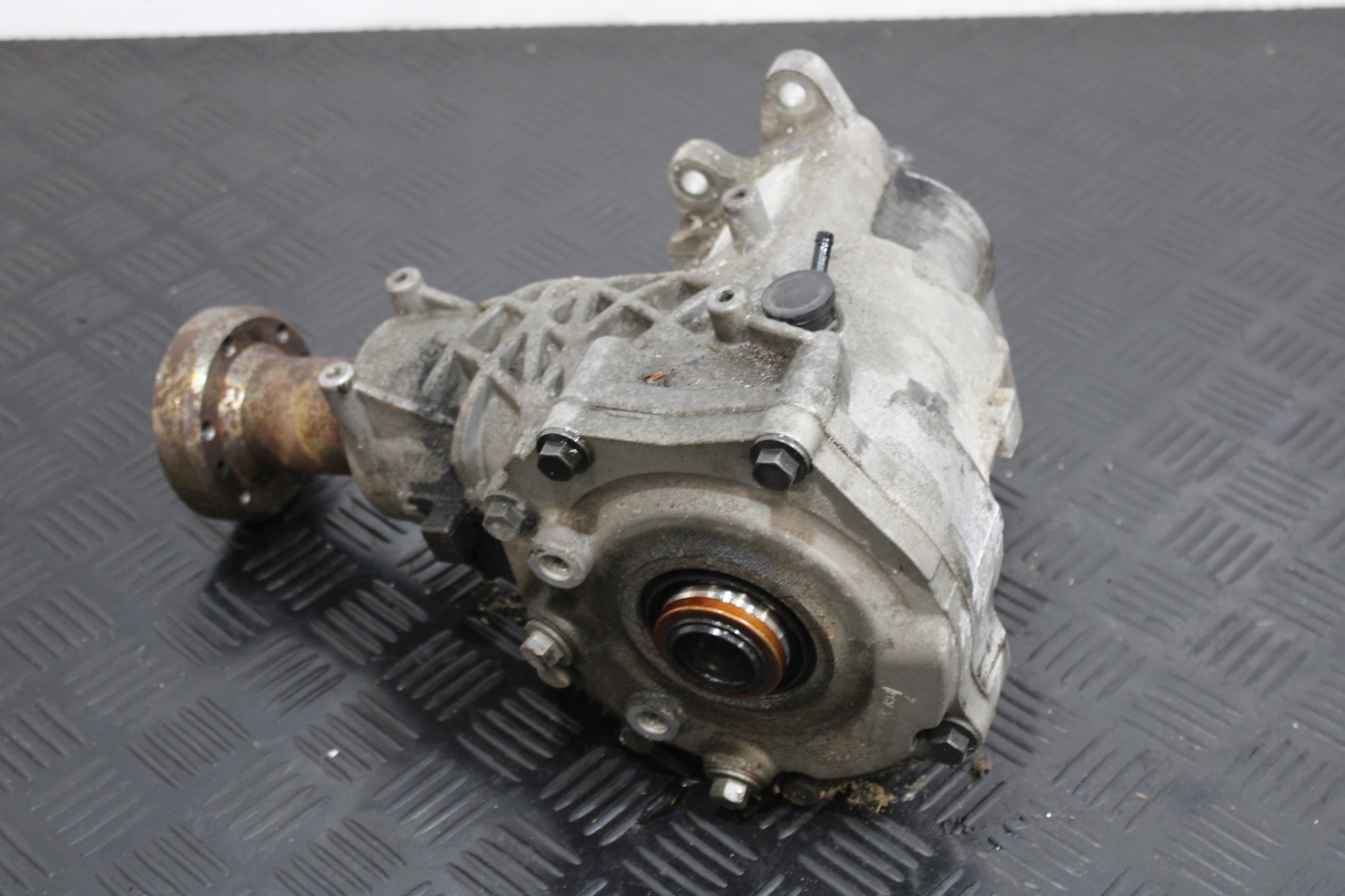 differential diff EJ32-7L486-AC LAND ROVER EVOQUE L538 LIFT