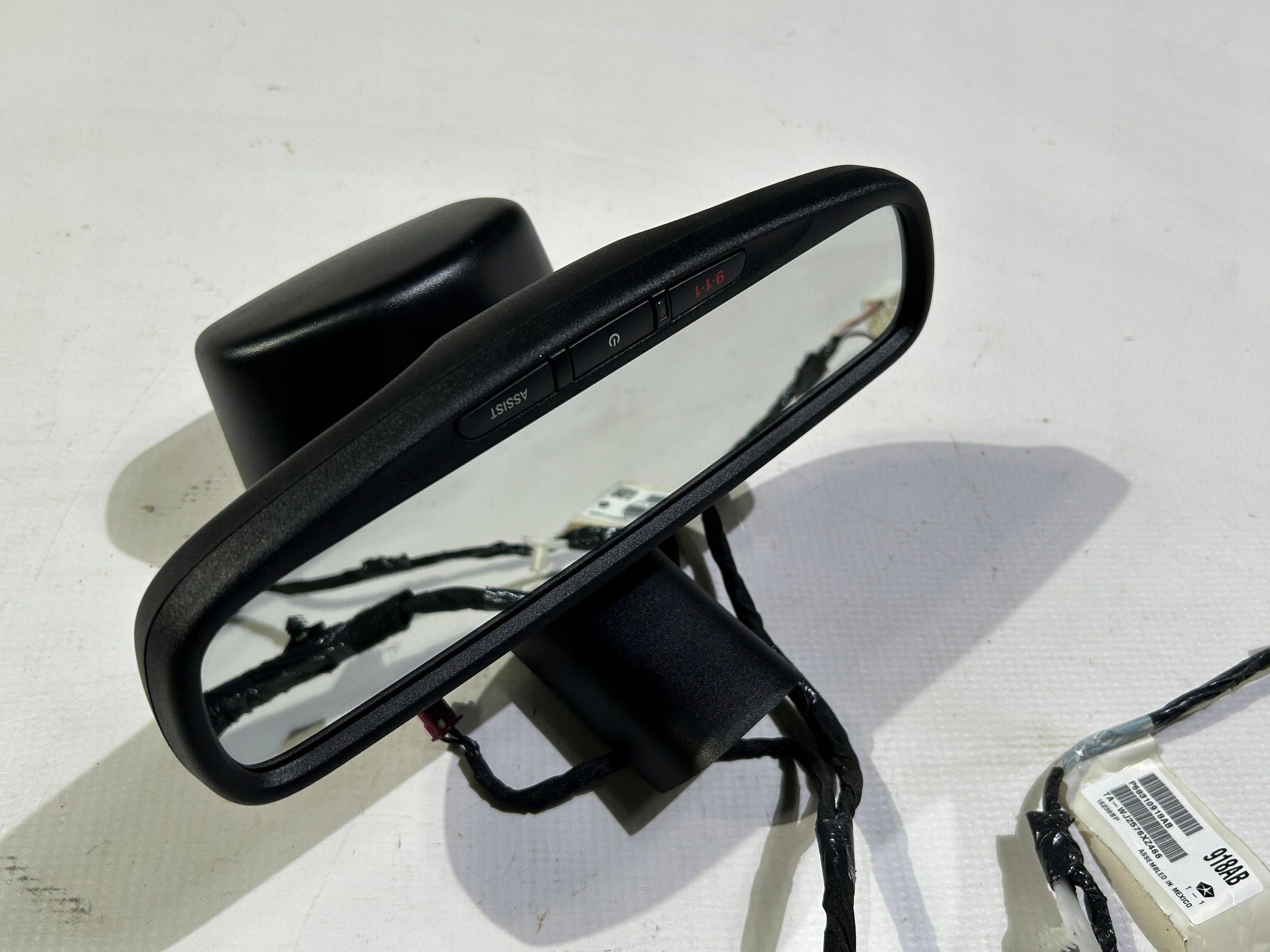 rear-view mirror inner sensor changes of the lights Dodge Durango 2014
