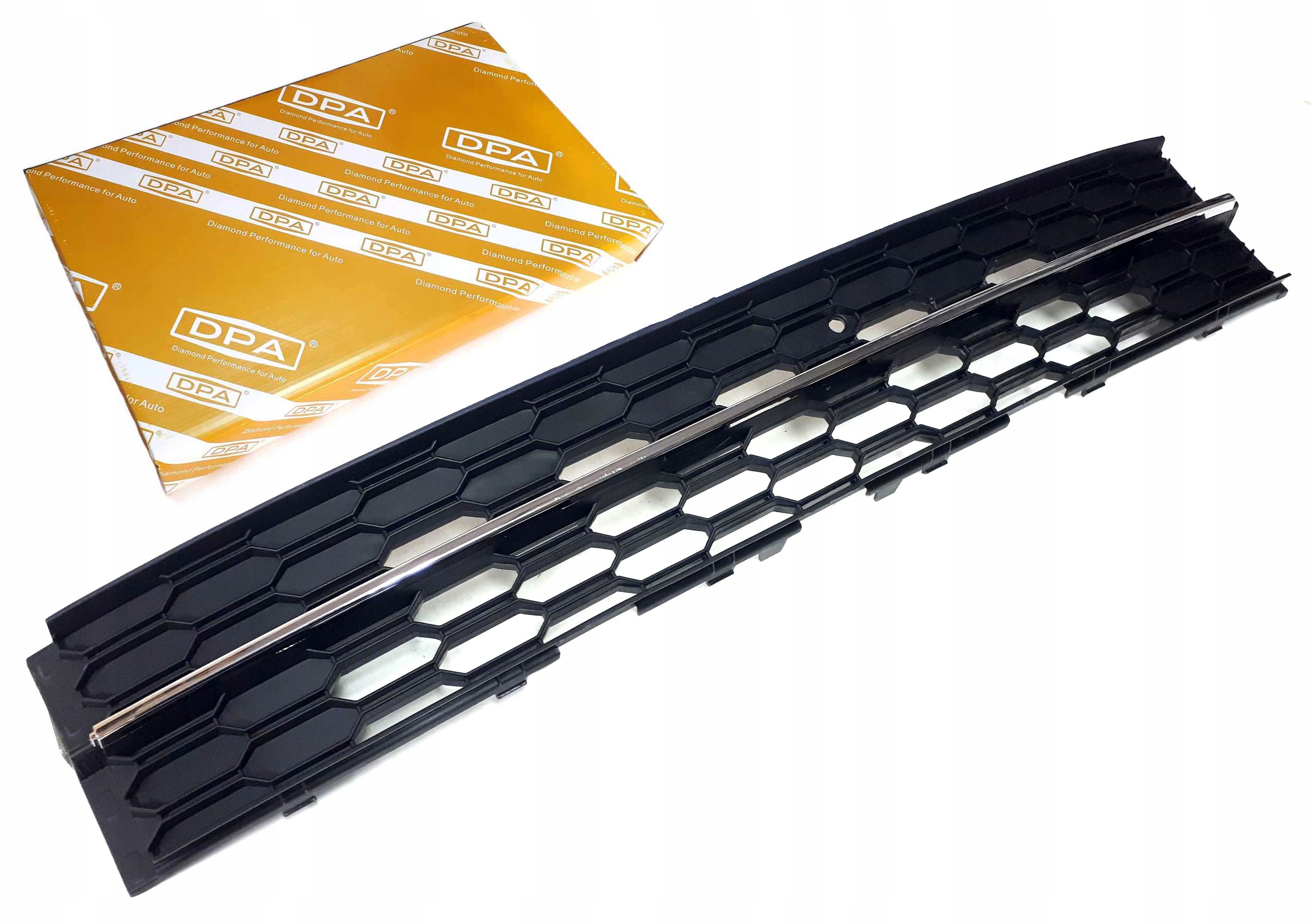 88531797302 - РЕШЕТКА РАДИАТОРА БАМПЕР СРЕДНИЙ ХРОМ OCTAVIA 3 FL