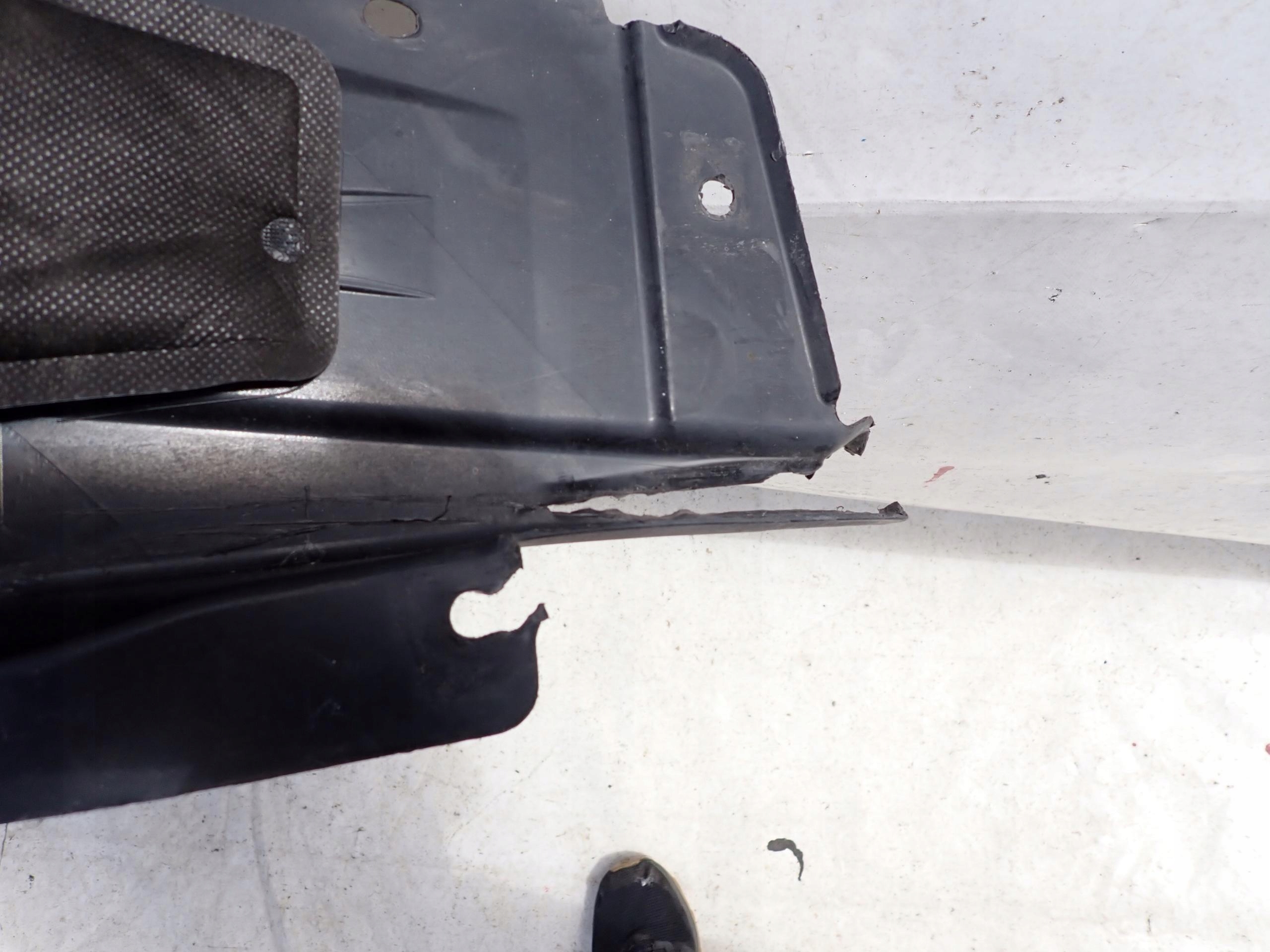 MITSUBISHI OUTLANDER III 3 12- mudguard right front