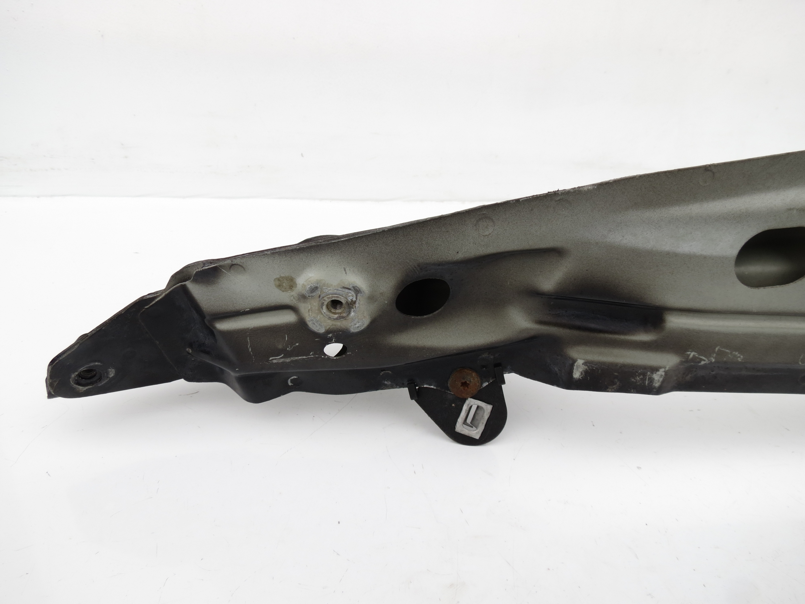 console holder bracket of a fender right front front PORSCHE CAYENNE 7L