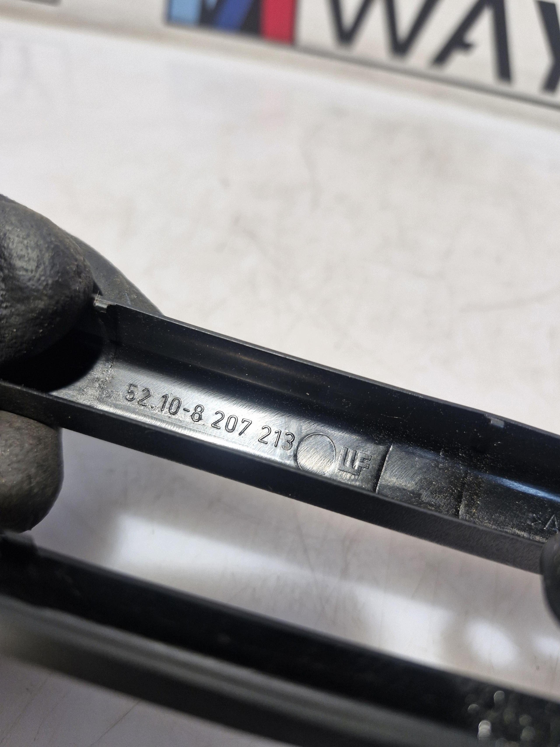 8207213 BMW E39 Blende Abdeckung SZYNY SITZ links schwarze
