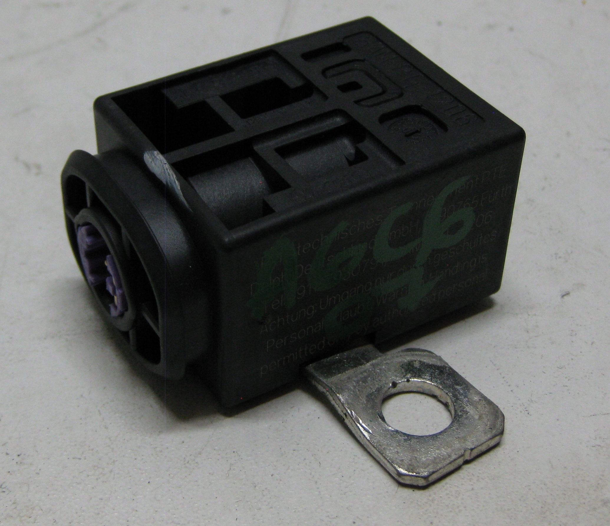 AUDI A6 C6 2.7 TDI 07R Sensor PIROTECHNICZNY 4F0915519
