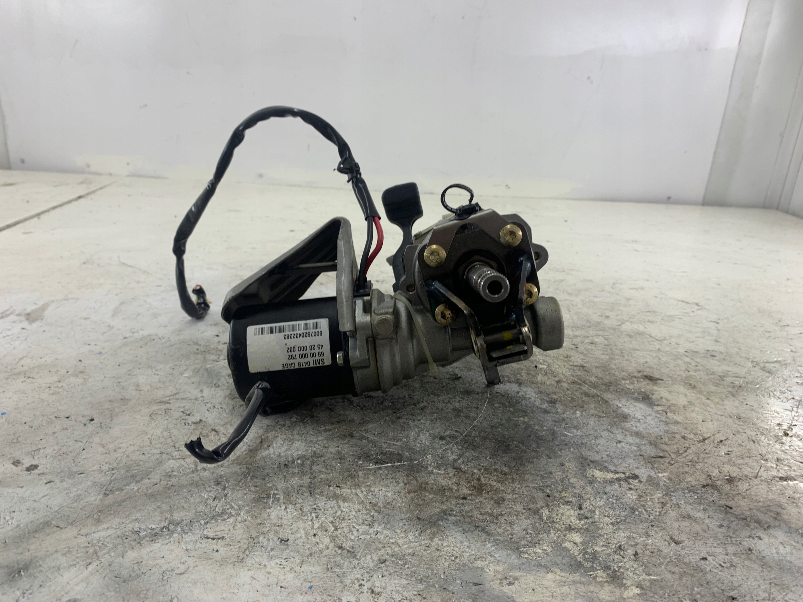 TOYOTA YARIS and steering wheel rod control 6900000792