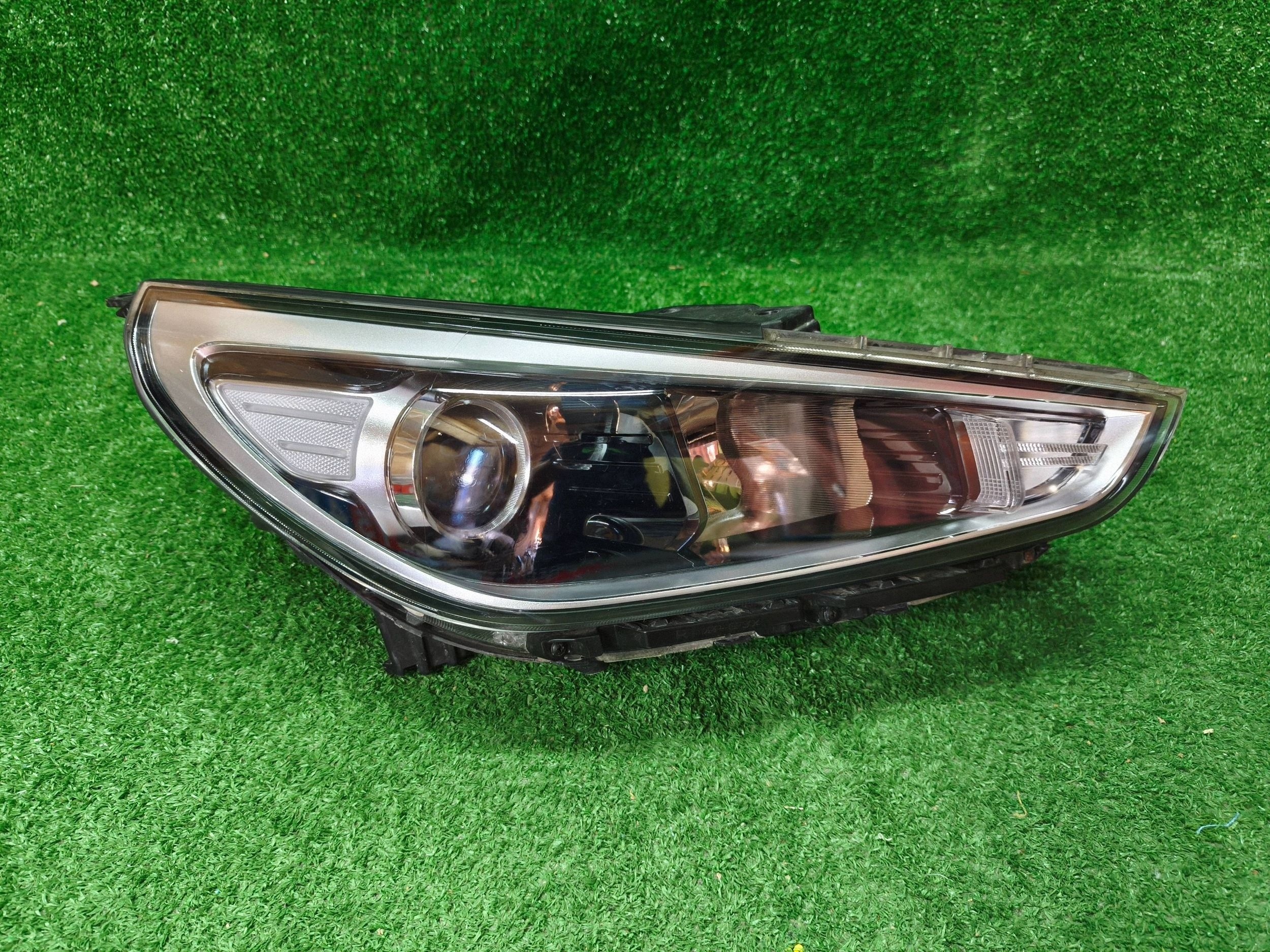 REFLEKTOR right front HYUNDAI I30 III 17- without DOSWIETLENIA NR.1540