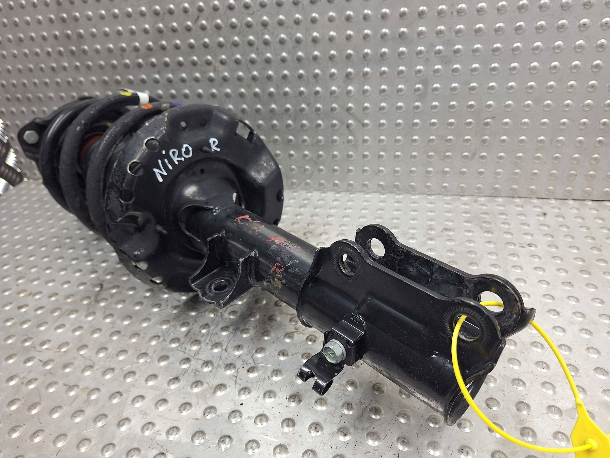 shock absorber right front KIA NIRO and 16-22 54661-G5200