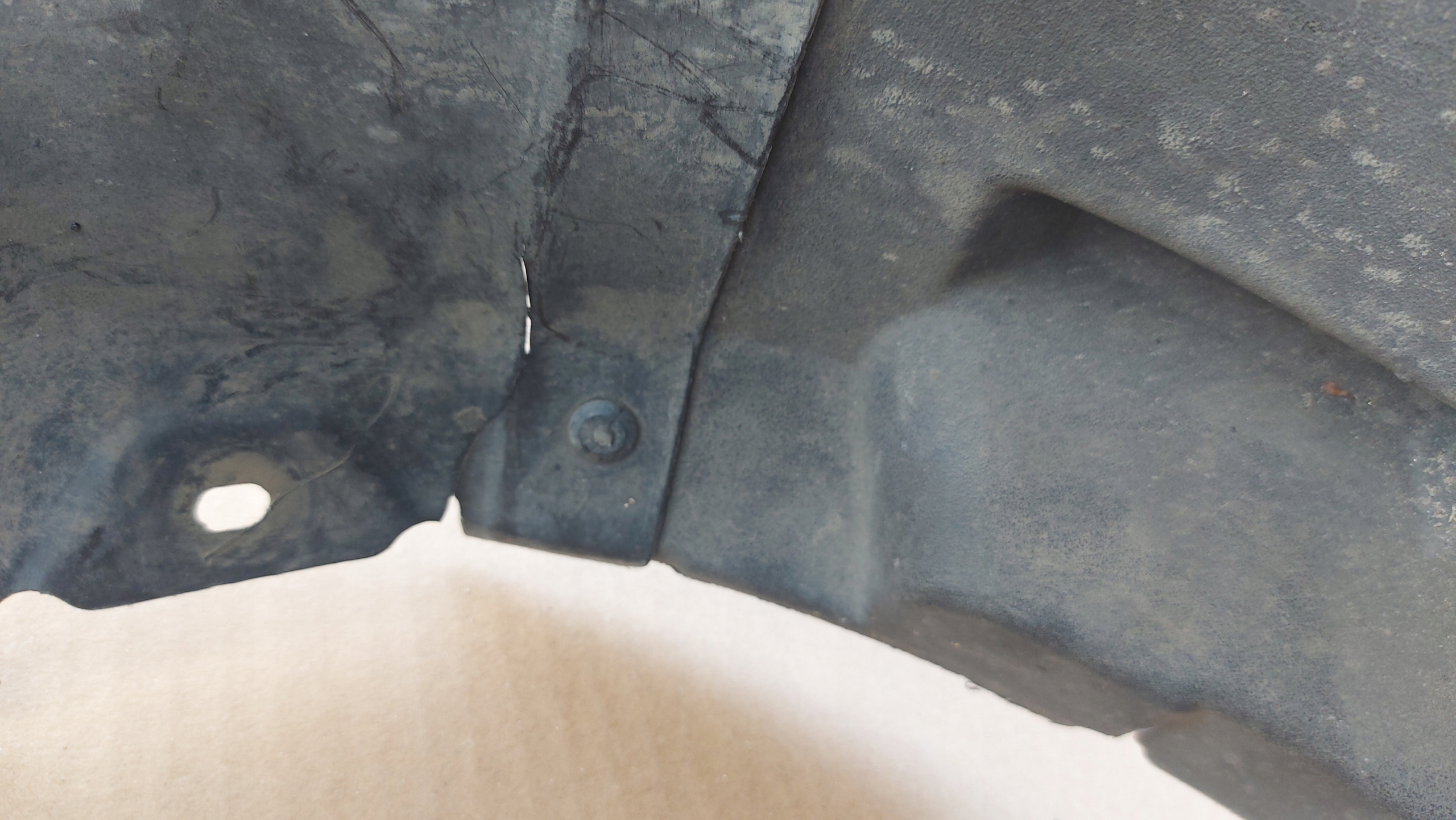 mudguard left front TOYOTA LAND CRUISER J200 V8 07