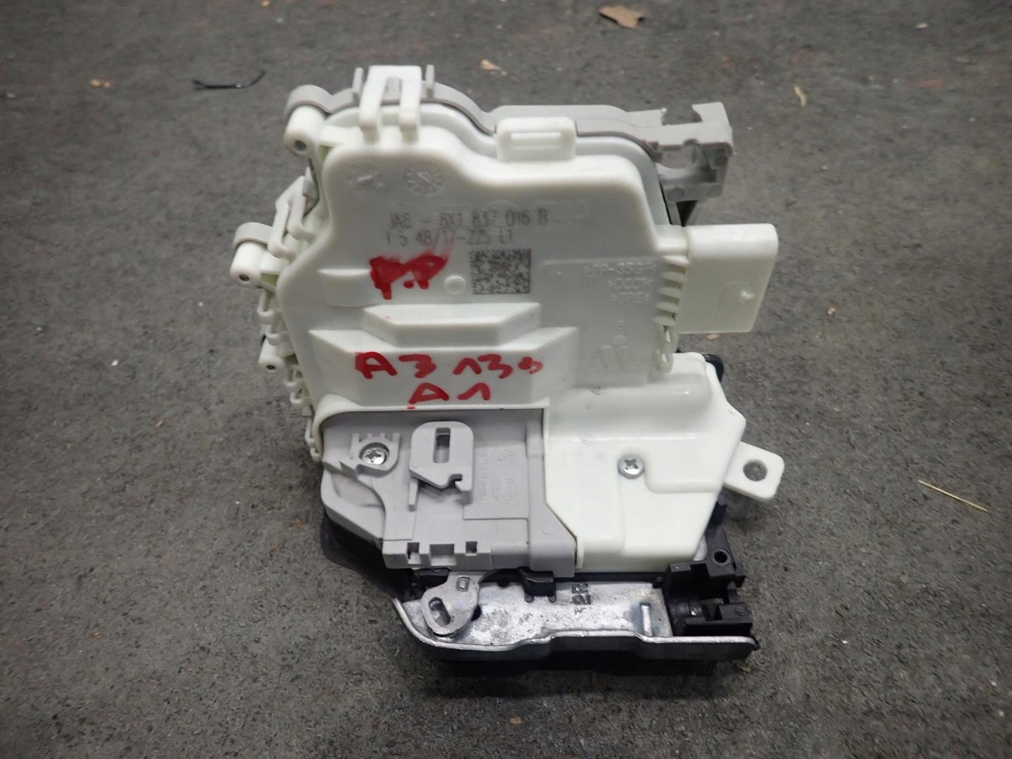 lock door right front AUDI A3 A1 A4 B9 A6 C7