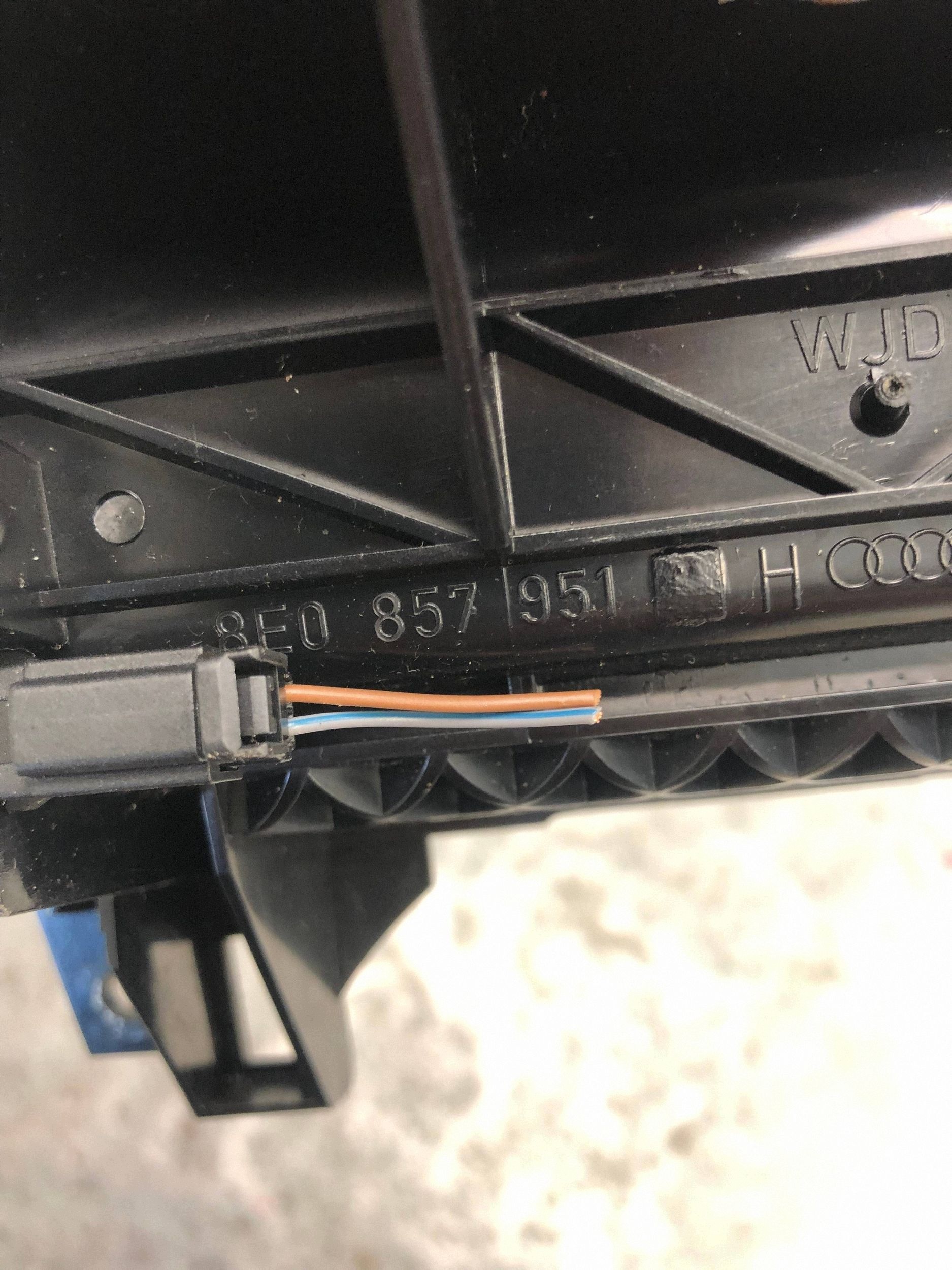ashtray passenger compartment AUDI A4 B7 8E0857951H