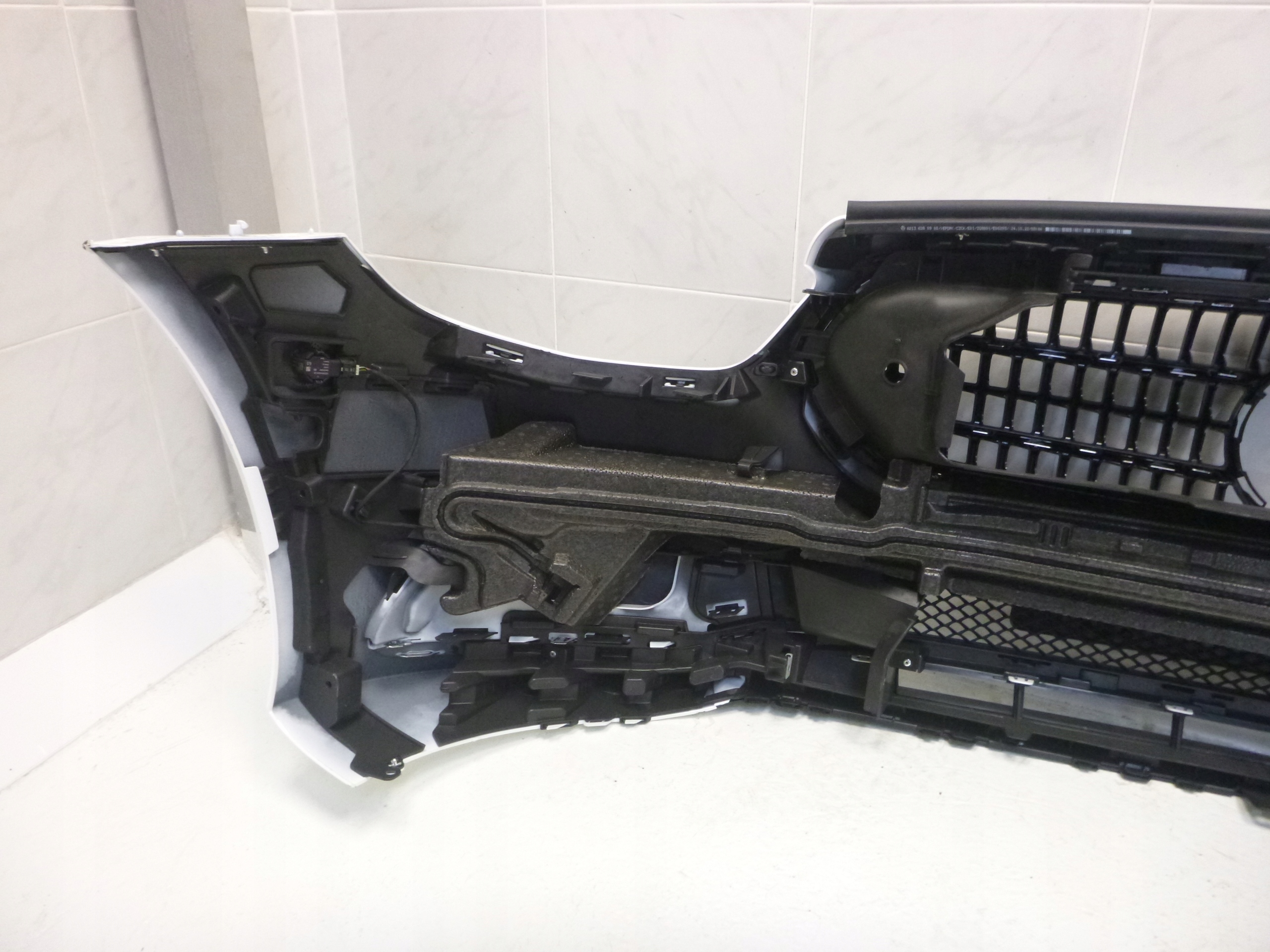 MERCEDES W213 20> bumper front KAMERA grill 6xPDC