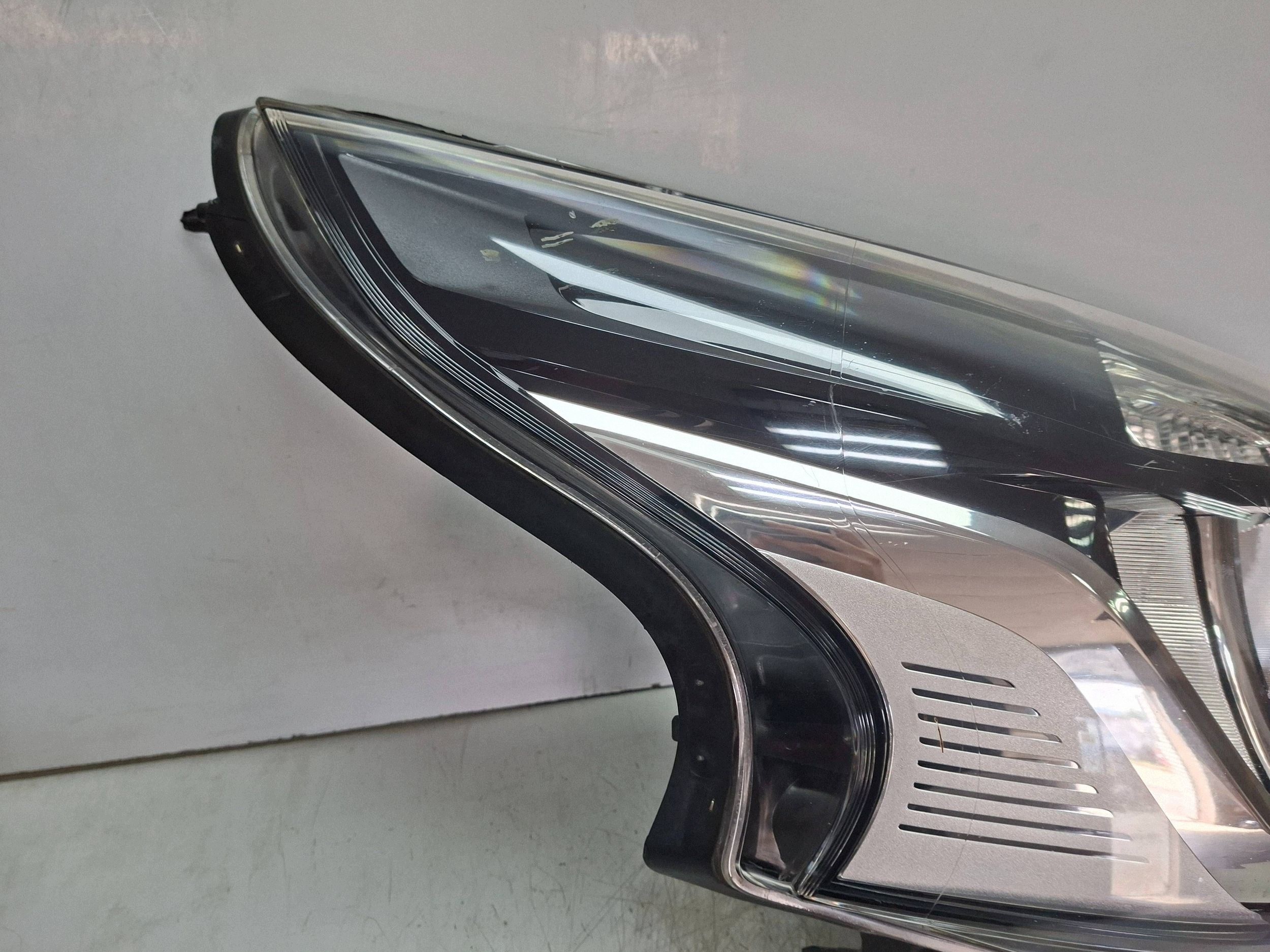 light front right 260109424R RENAULT TRAFIC III 2014